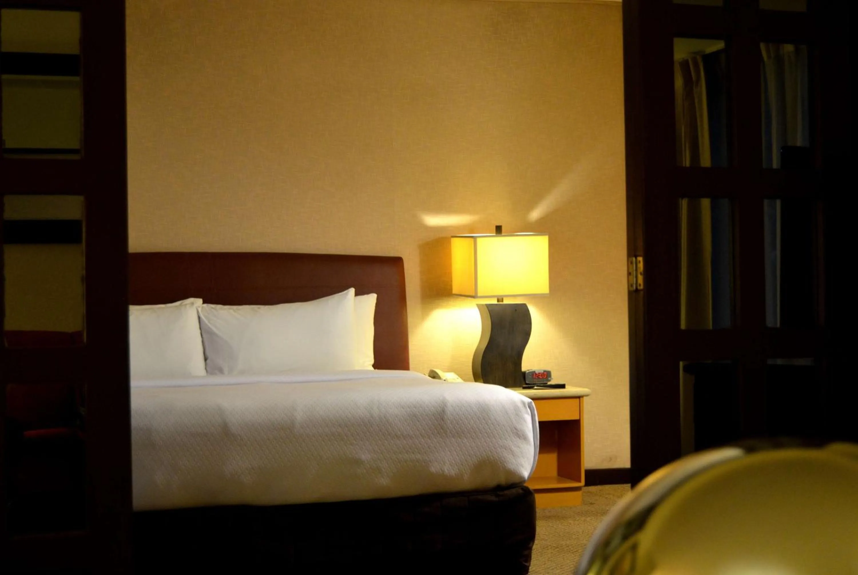 Photo of the whole room, Bed in Wyndham Garden Guadalajara Expo Plaza del Sol