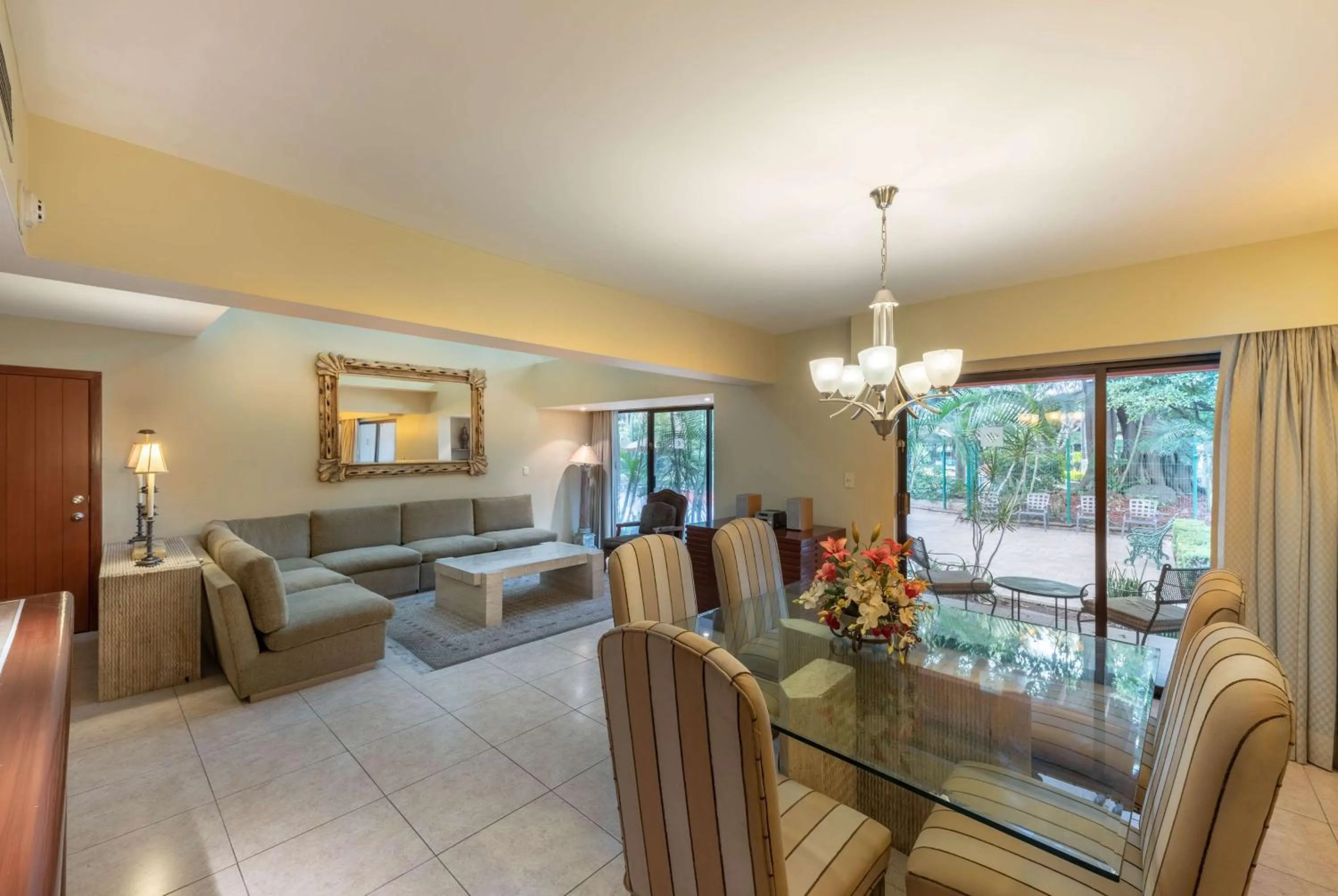 Photo of the whole room in Wyndham Garden Guadalajara Expo Plaza del Sol