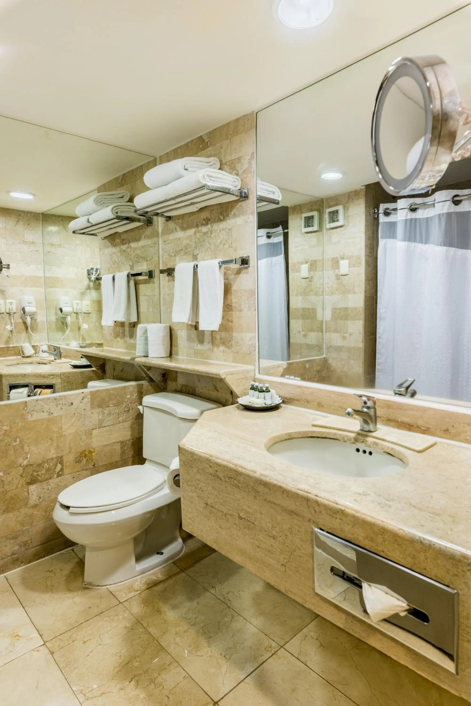 Decorative detail in Wyndham Garden Guadalajara Expo Plaza del Sol