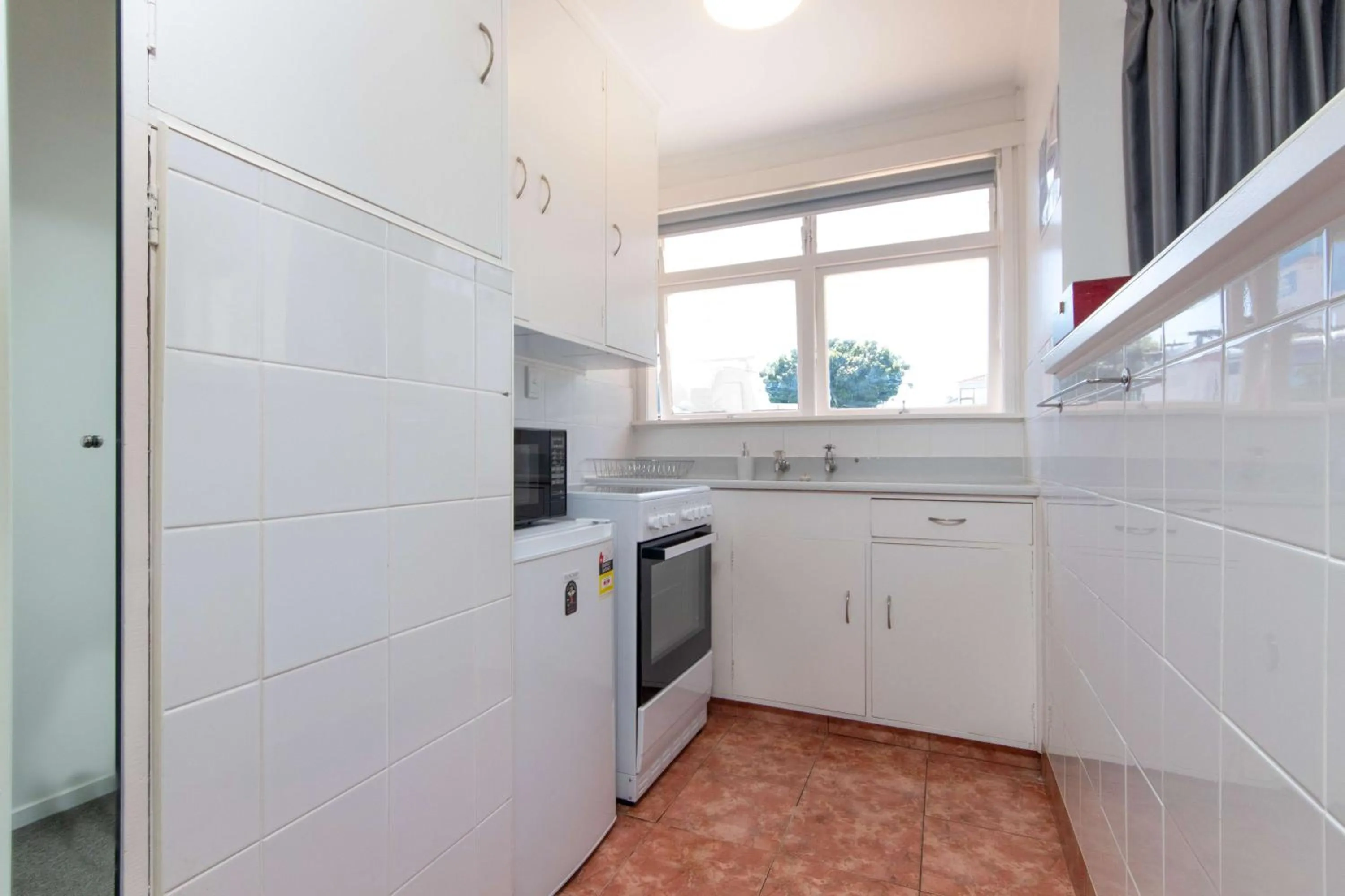 Kitchen or kitchenette in Aarangi Motel