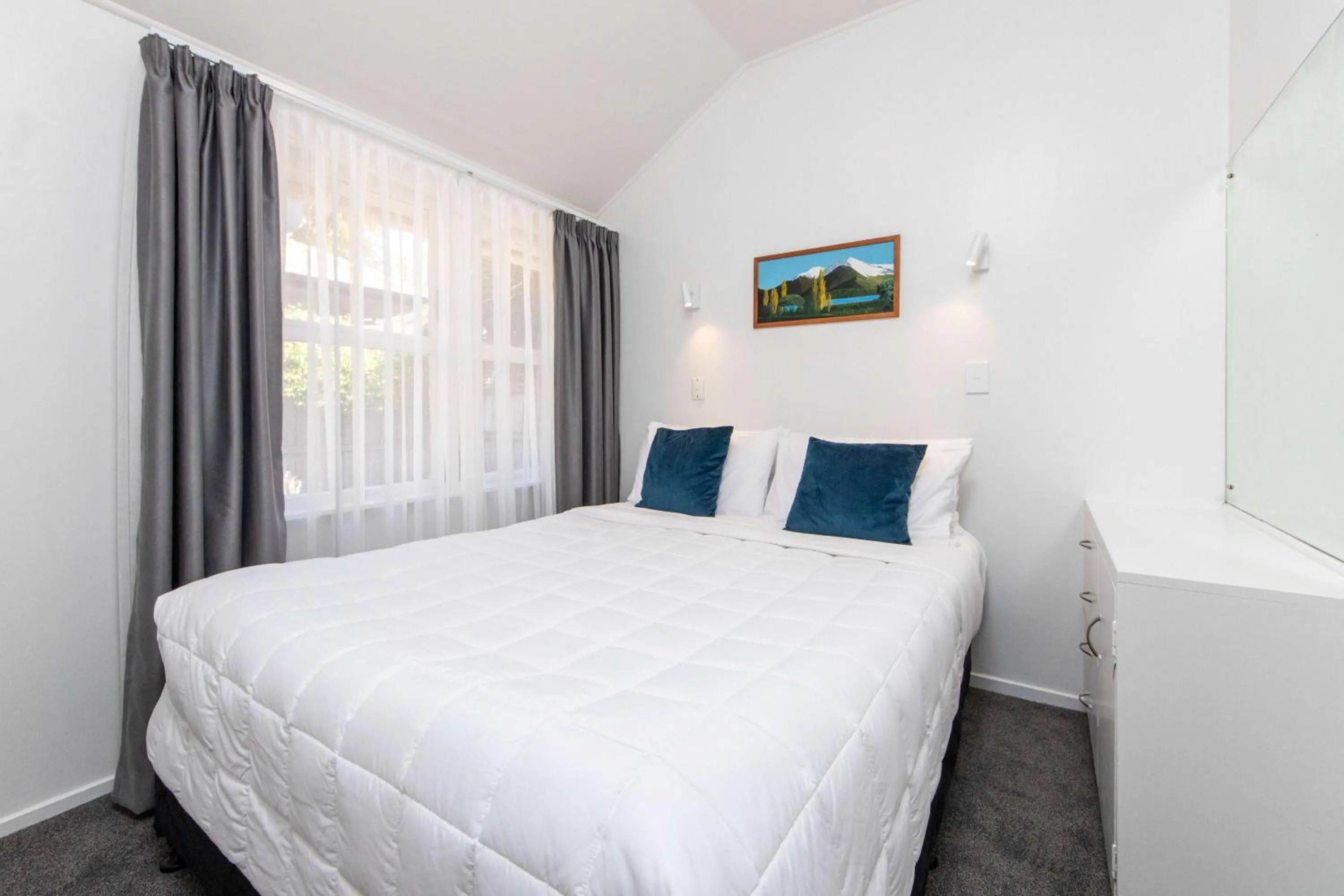 Bedroom, Bed in Aarangi Motel