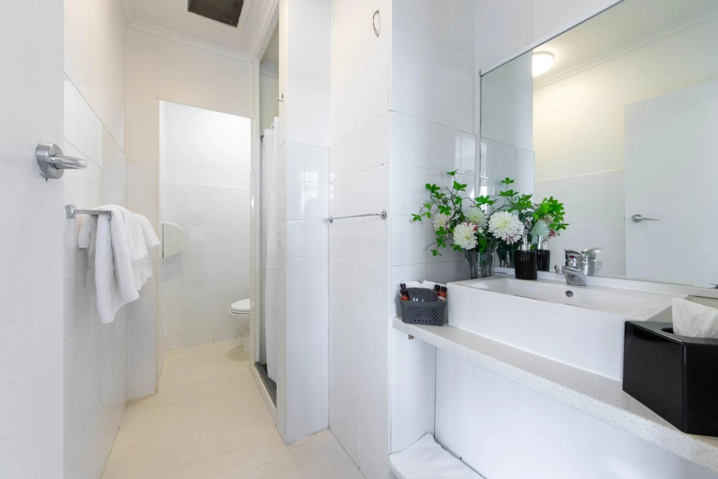 Bathroom in Aarangi Motel