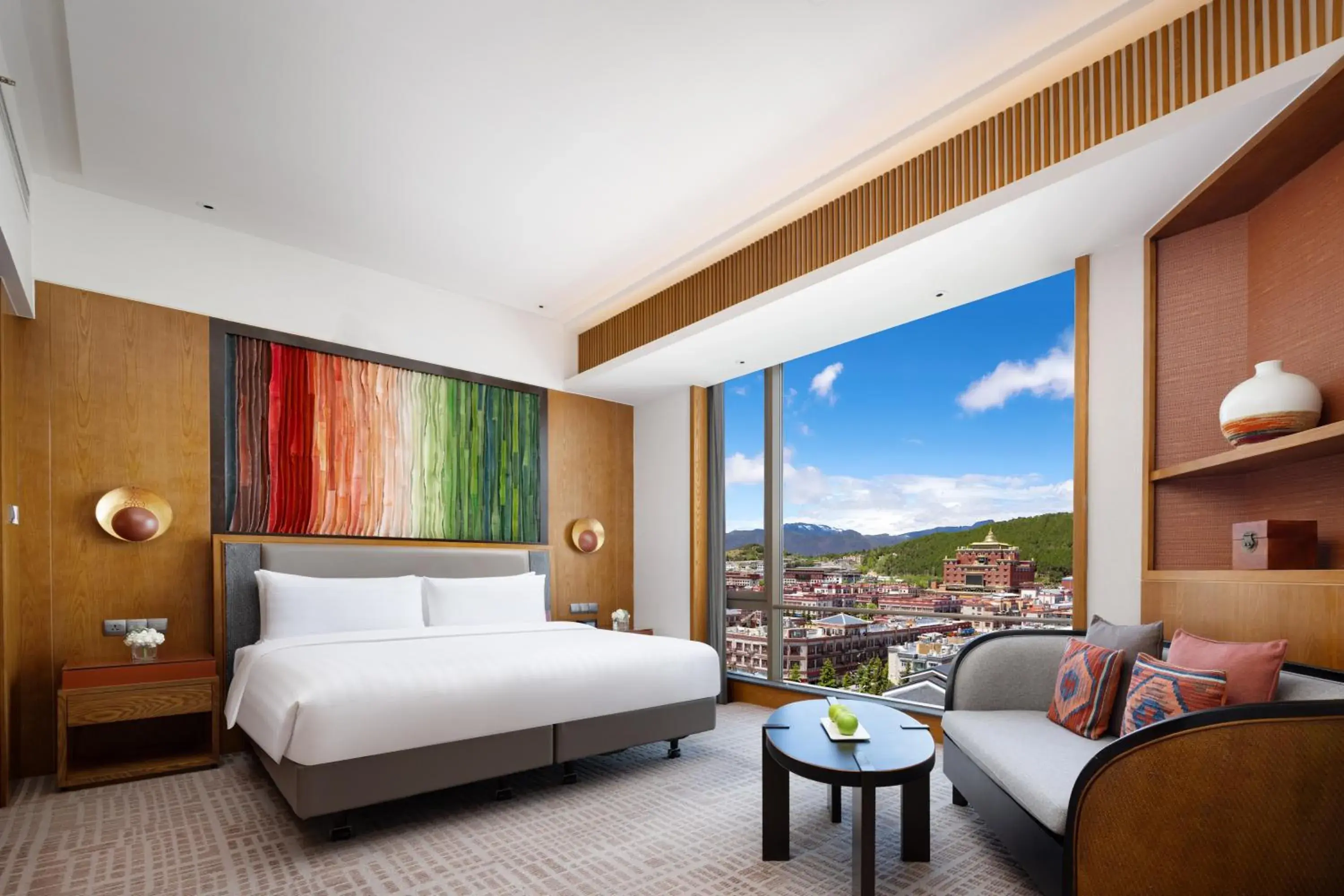 Executive Suite--Enjoy The Mountain Scenery Of the Plateau And The Afterglow Of the Sunset in Shangri-La Resort Shangri-La Executive Suite--Enjoy The Mountain Scenery Of the Plateau And The Afterglow Of the Sunset in Shangri-La Resort Shangri-La
