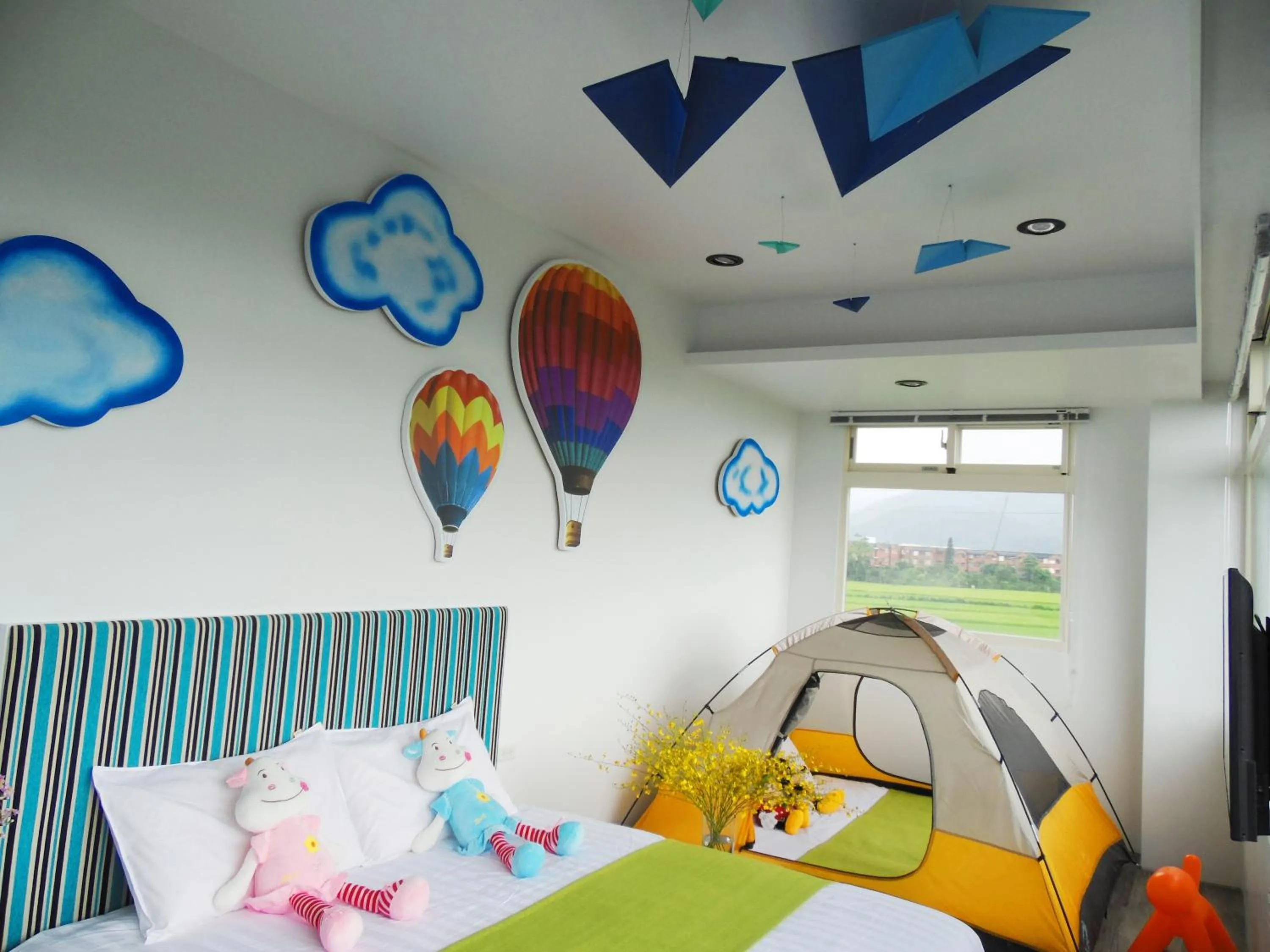 Bedroom, Bed in Footprint Garden B&B