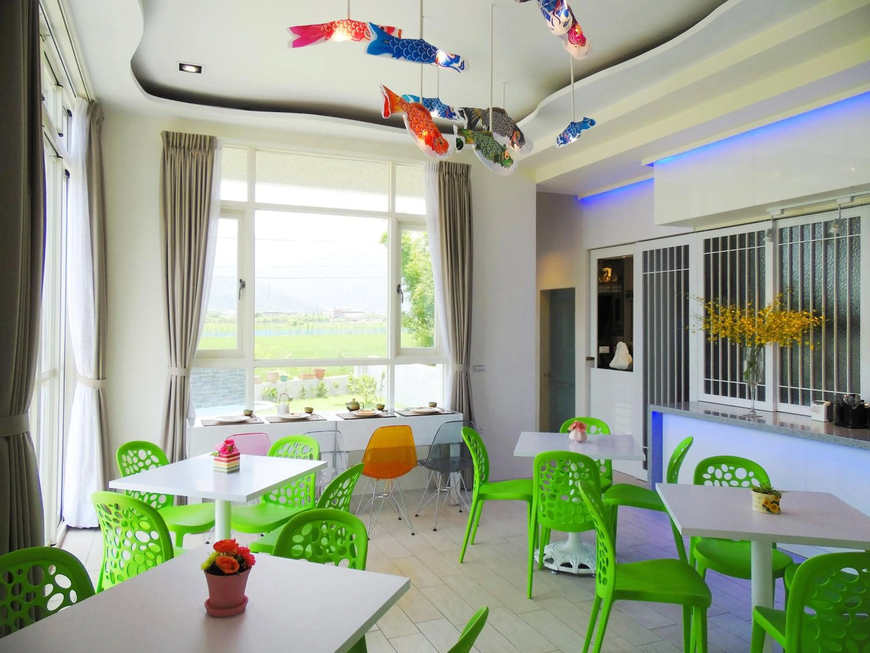 Restaurant/places to eat in Footprint Garden B&B