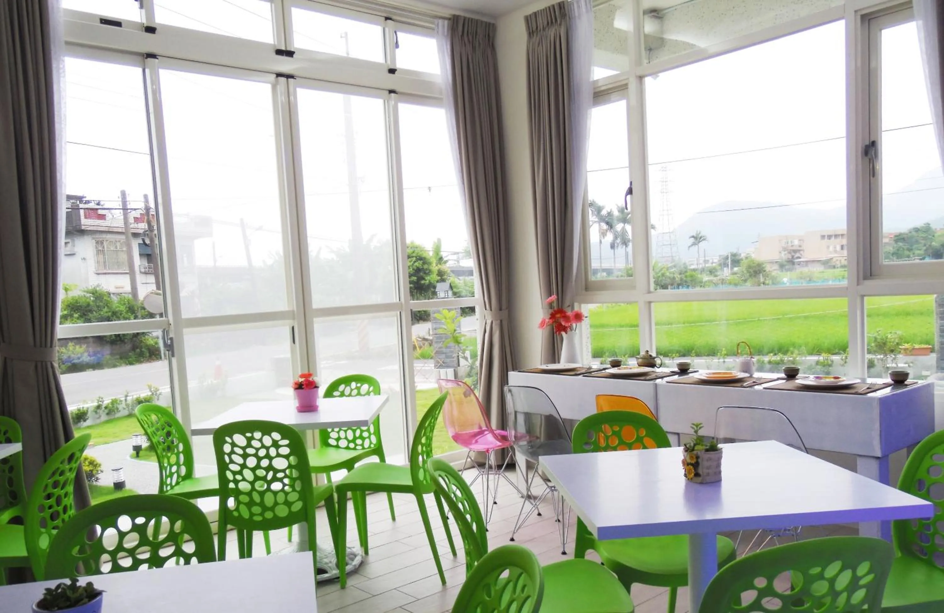 Restaurant/places to eat in Footprint Garden B&B