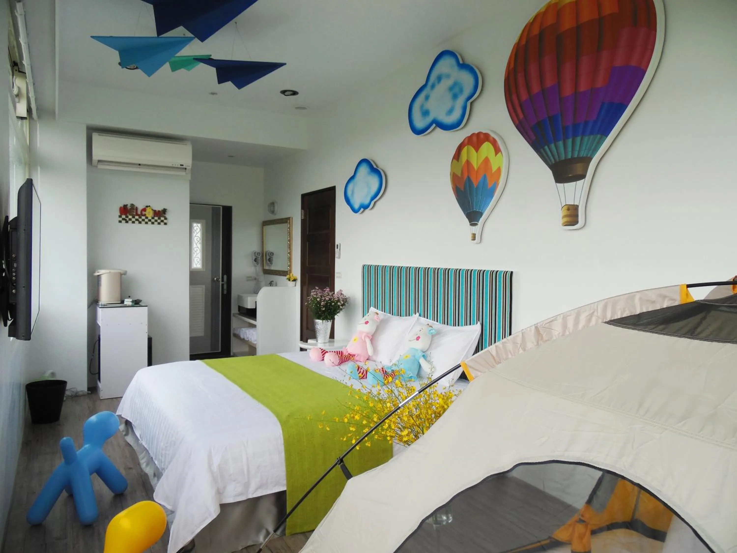 Bedroom, Bed in Footprint Garden B&B