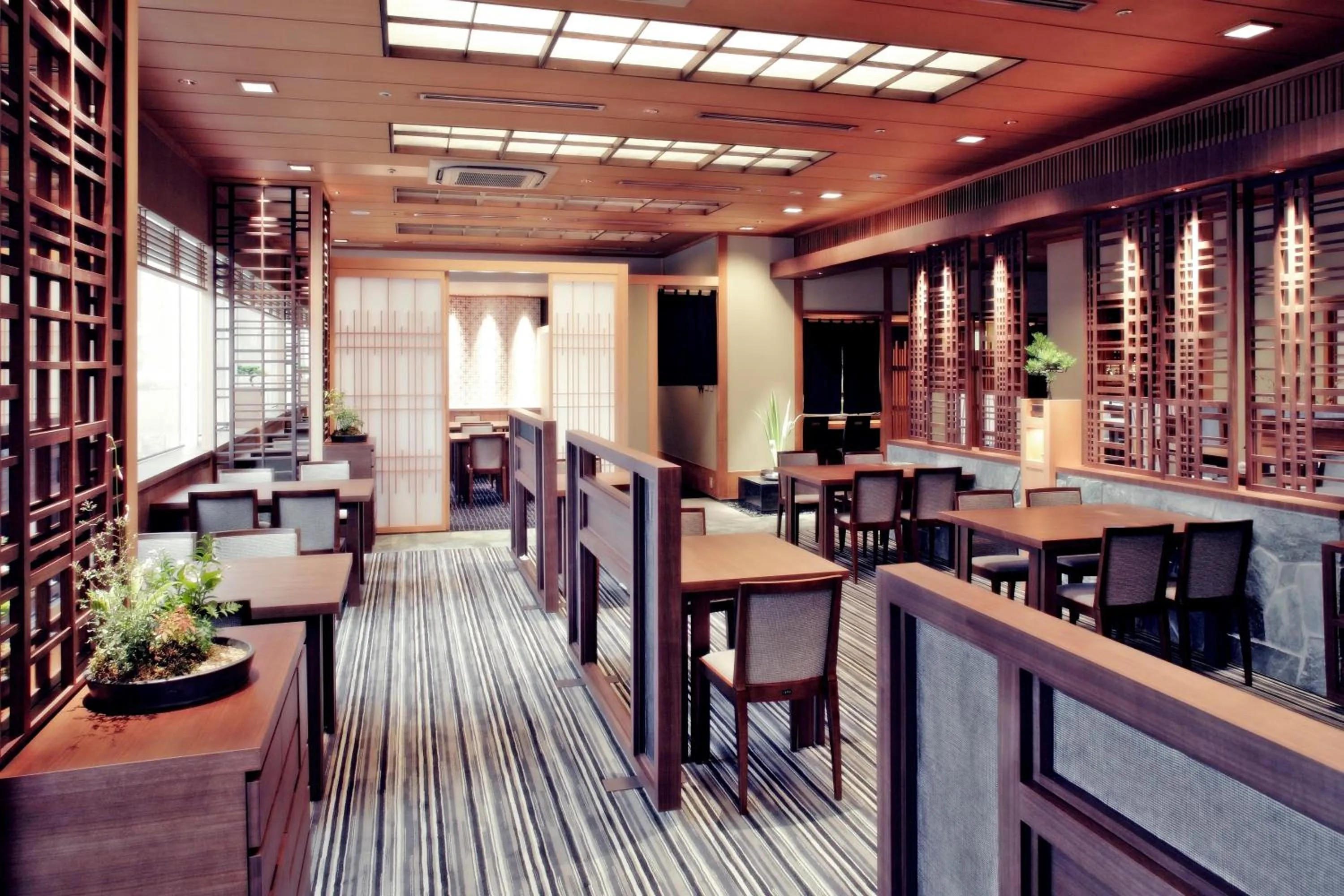 Restaurant/places to eat in Palace Hotel Omiya