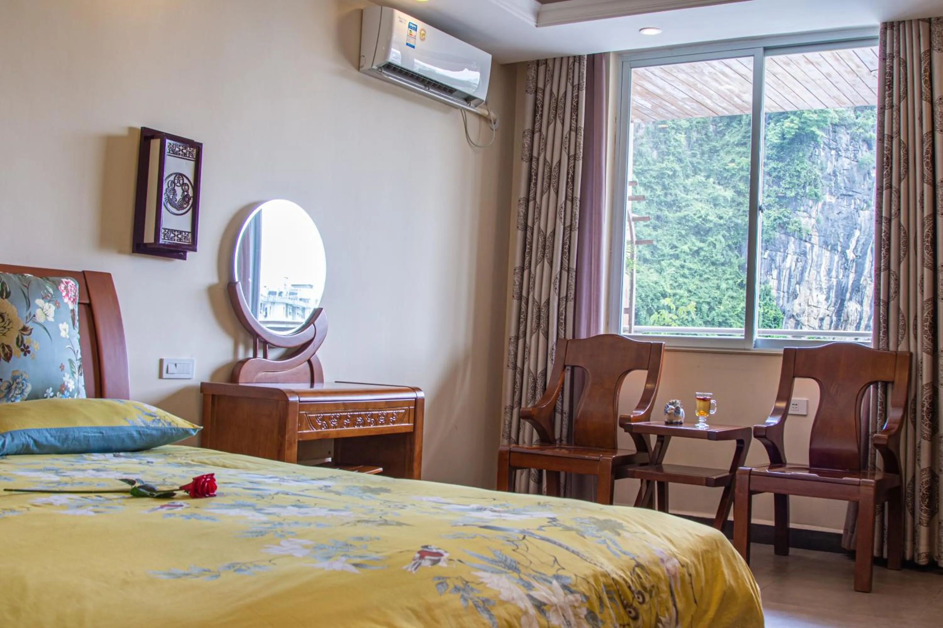 Photo of the whole room, Bed in Junshe Boutique Guest House-Complementary pick up servie for a 3-night stay in a deluxe room