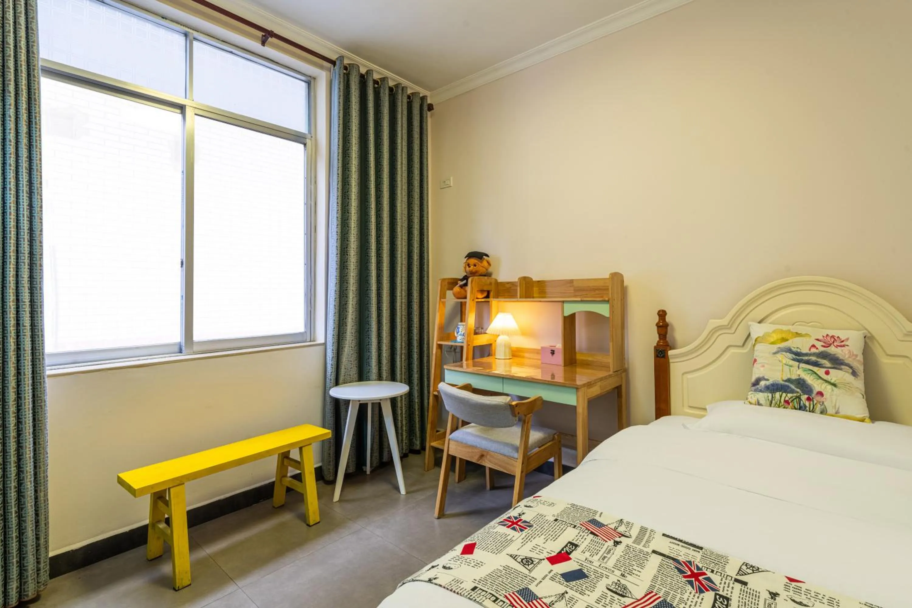 Decorative detail, Bed in Junshe Boutique Guest House-Complementary pick up servie for a 3-night stay in a deluxe room