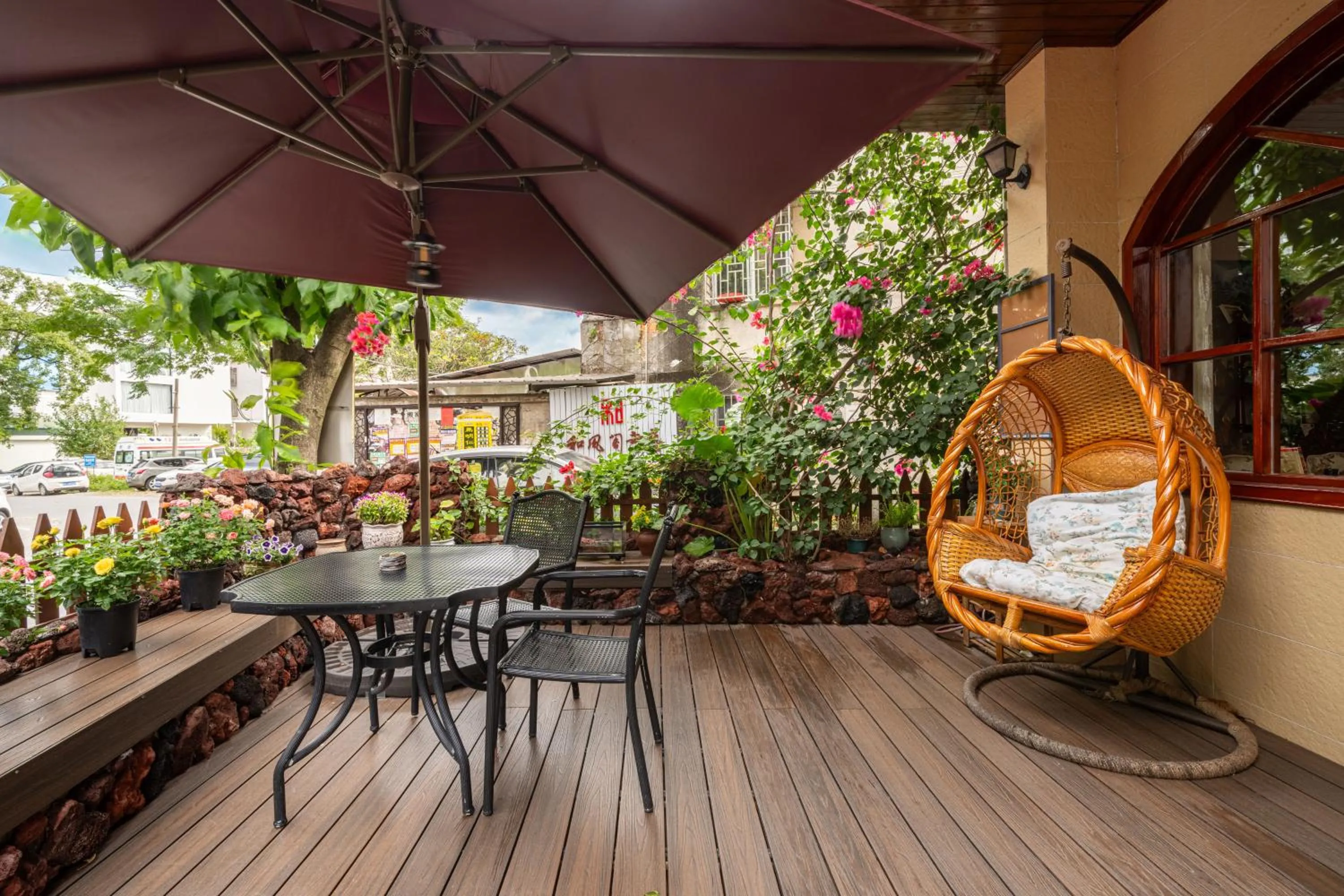 Garden view in Junshe Boutique Guest House-Complementary pick up servie for a 3-night stay in a deluxe room