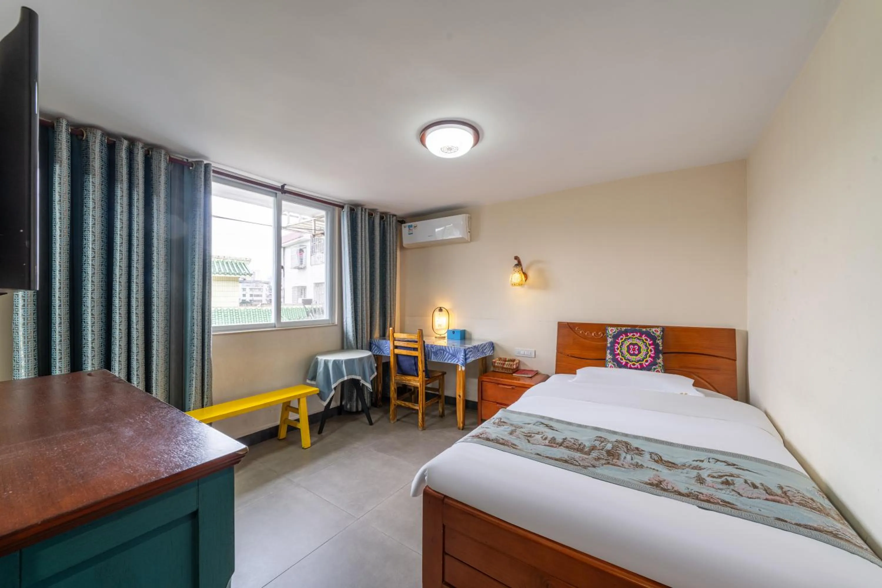 Photo of the whole room, Bed in Junshe Boutique Guest House-Complementary pick up servie for a 3-night stay in a deluxe room