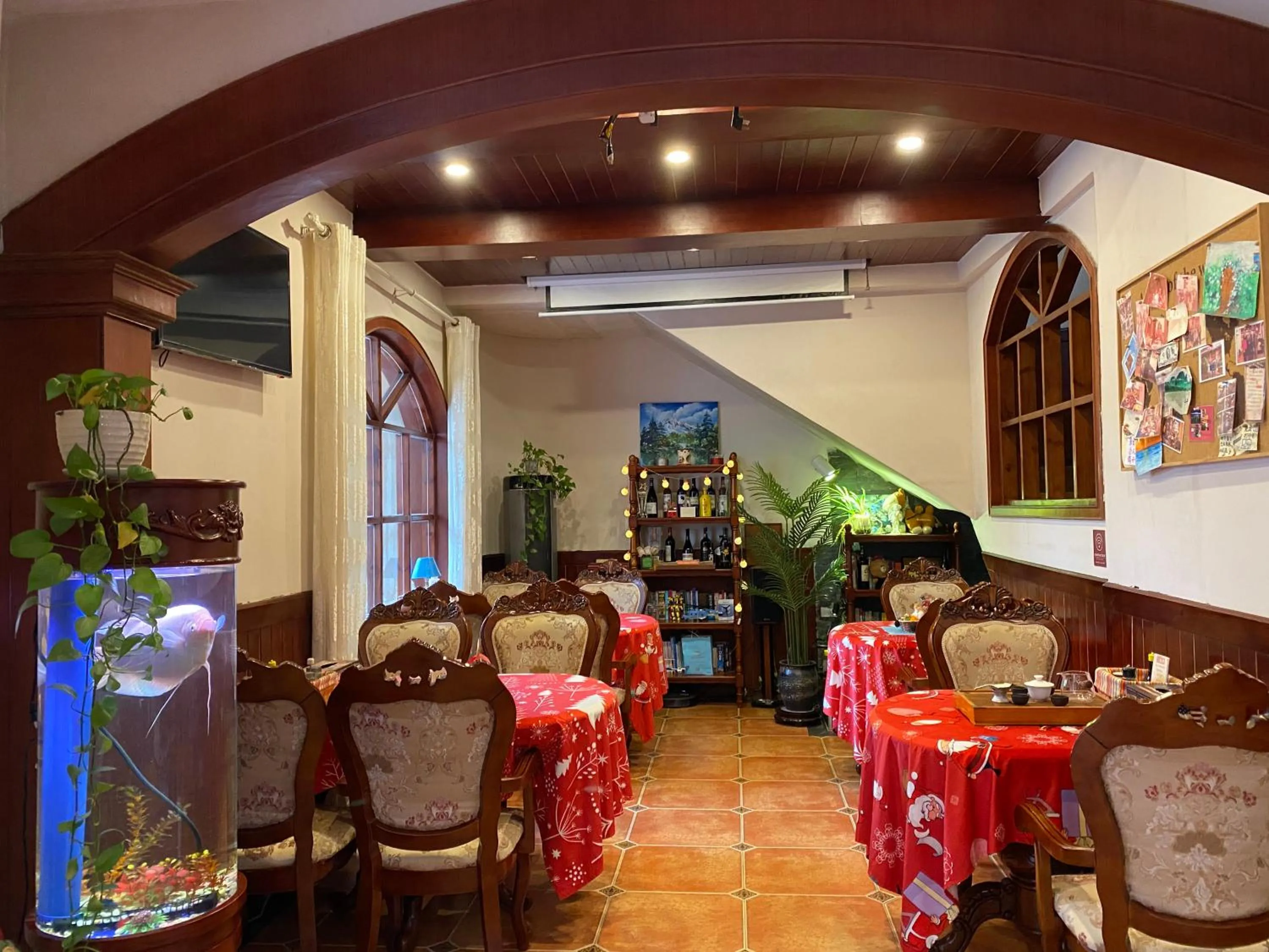 Restaurant/places to eat in Junshe Boutique Guest House-Complementary pick up servie for a 3-night stay in a deluxe room