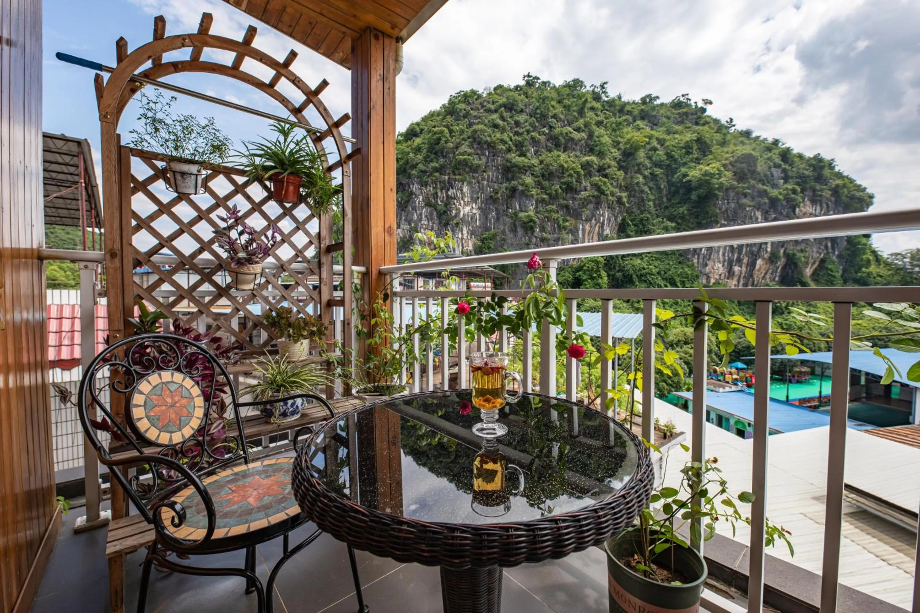 Balcony/Terrace in Junshe Boutique Guest House-Complementary pick up servie for a 3-night stay in a deluxe room
