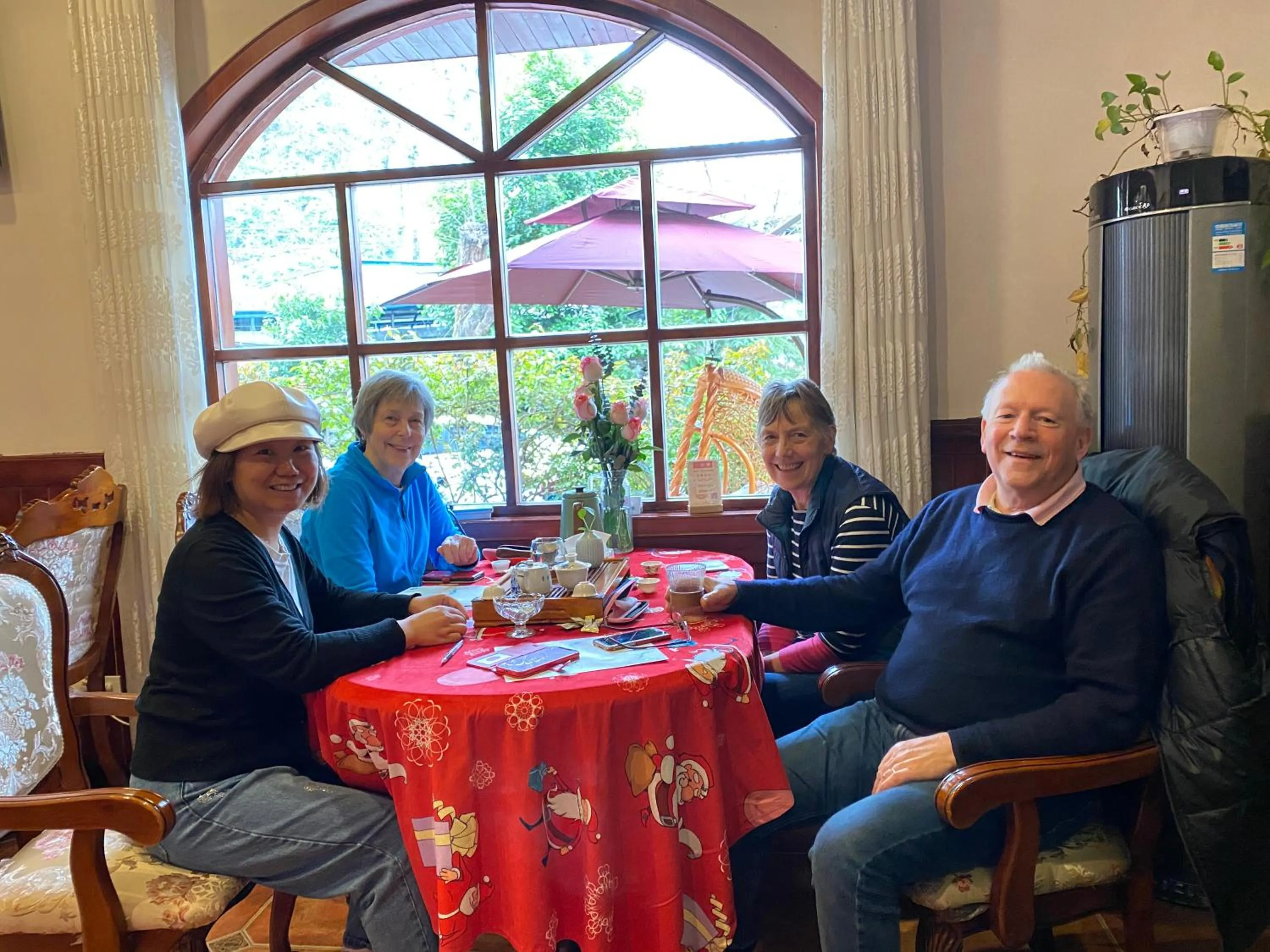 Dining area in Junshe Boutique Guest House-Complementary pick up servie for a 3-night stay in a deluxe room
