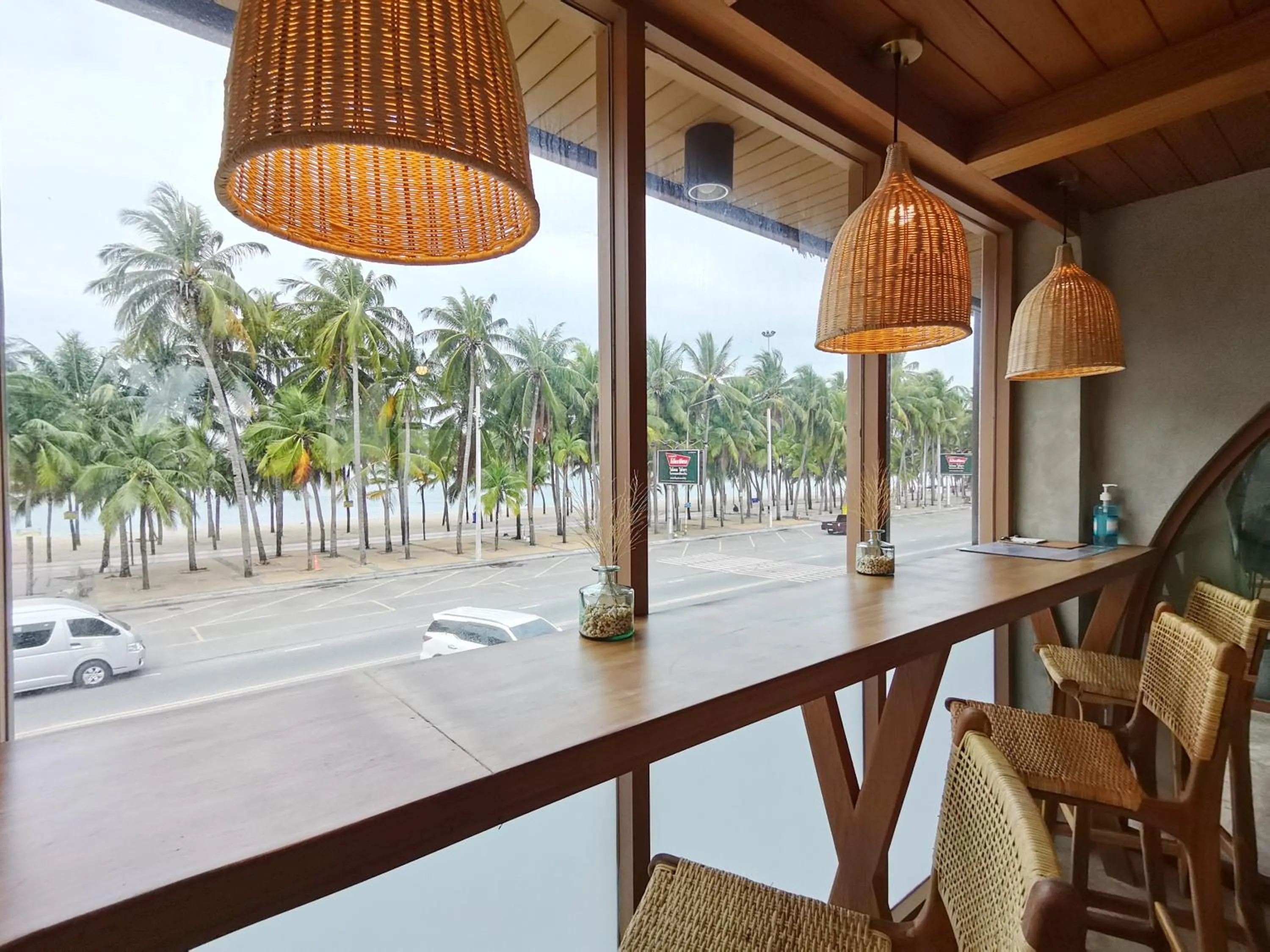 Restaurant/places to eat in Amari Bangsaen Formerly The Tide Resort Bangsaen