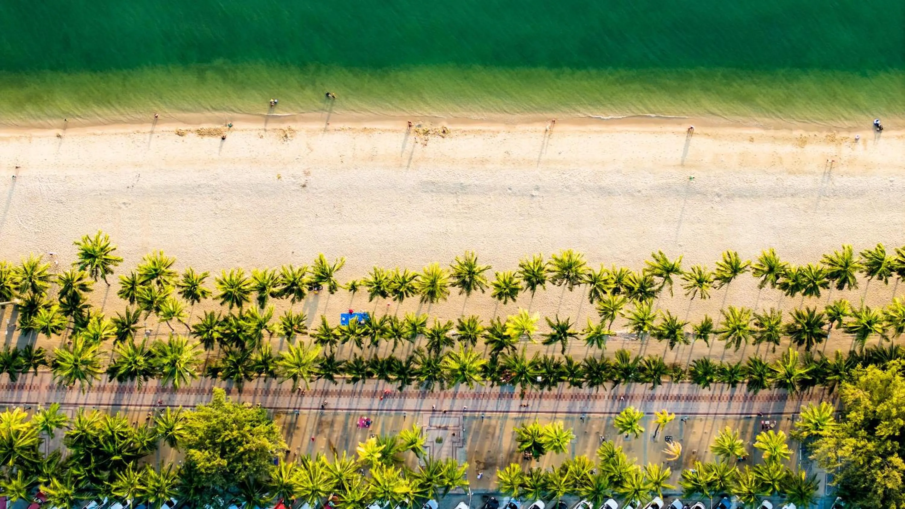 Beach in Bangsaen Heritage Hotel