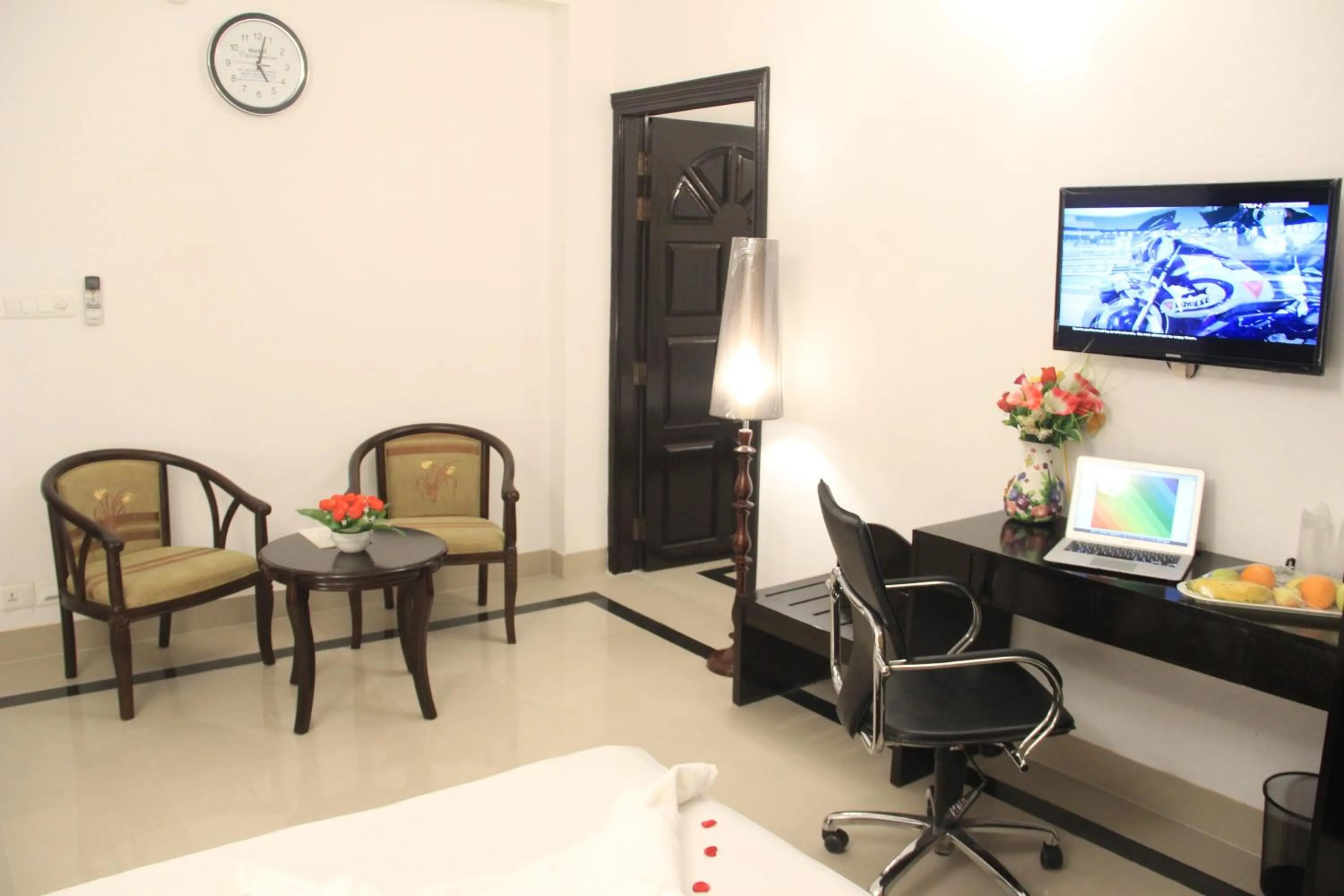 Seating area in Aristocrat Inn - Lake Park & USA club