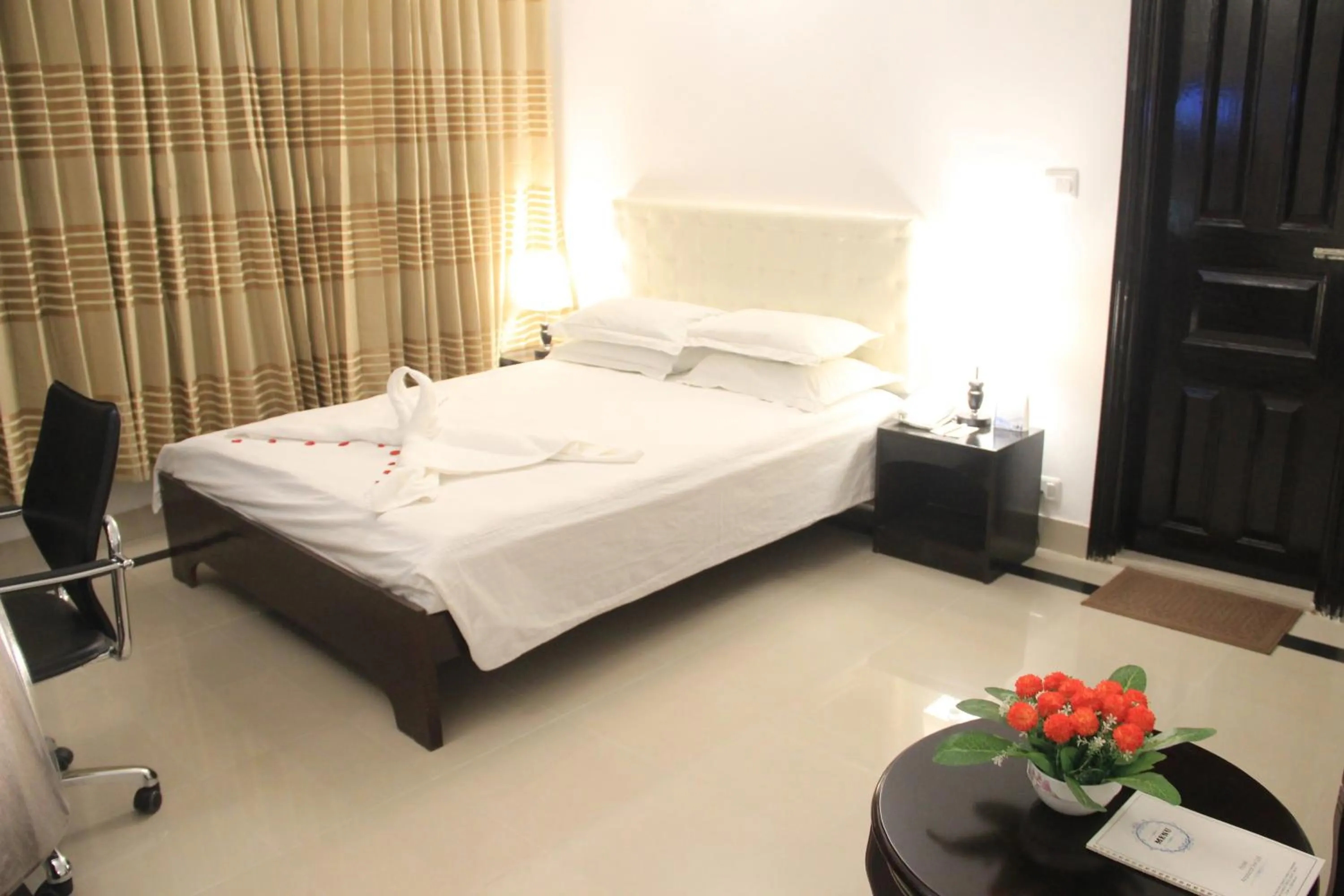 Bedroom, Bed in Aristocrat Inn - Lake Park & USA club