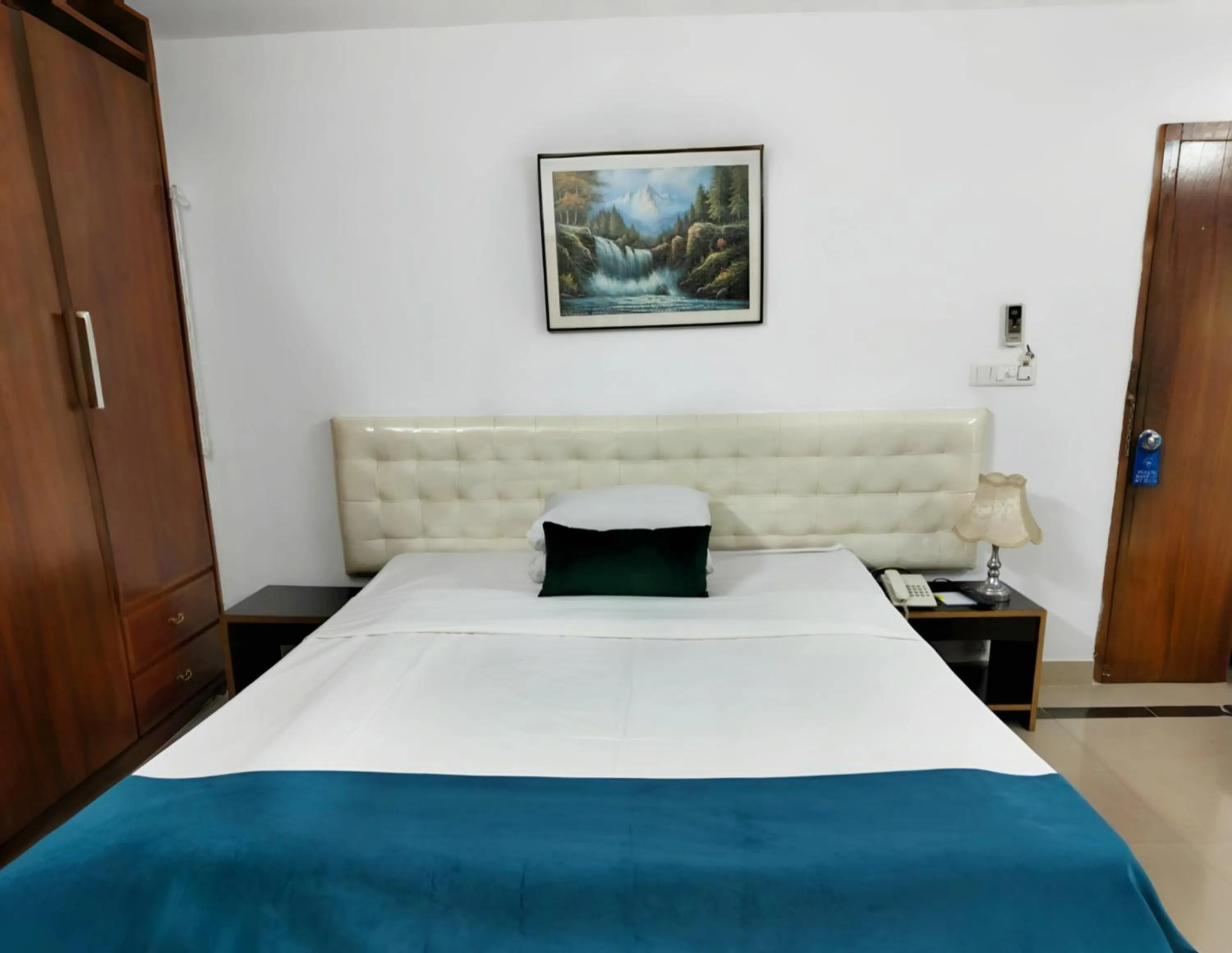 Bedroom, Bed in Aristocrat Inn - Lake Park & USA club