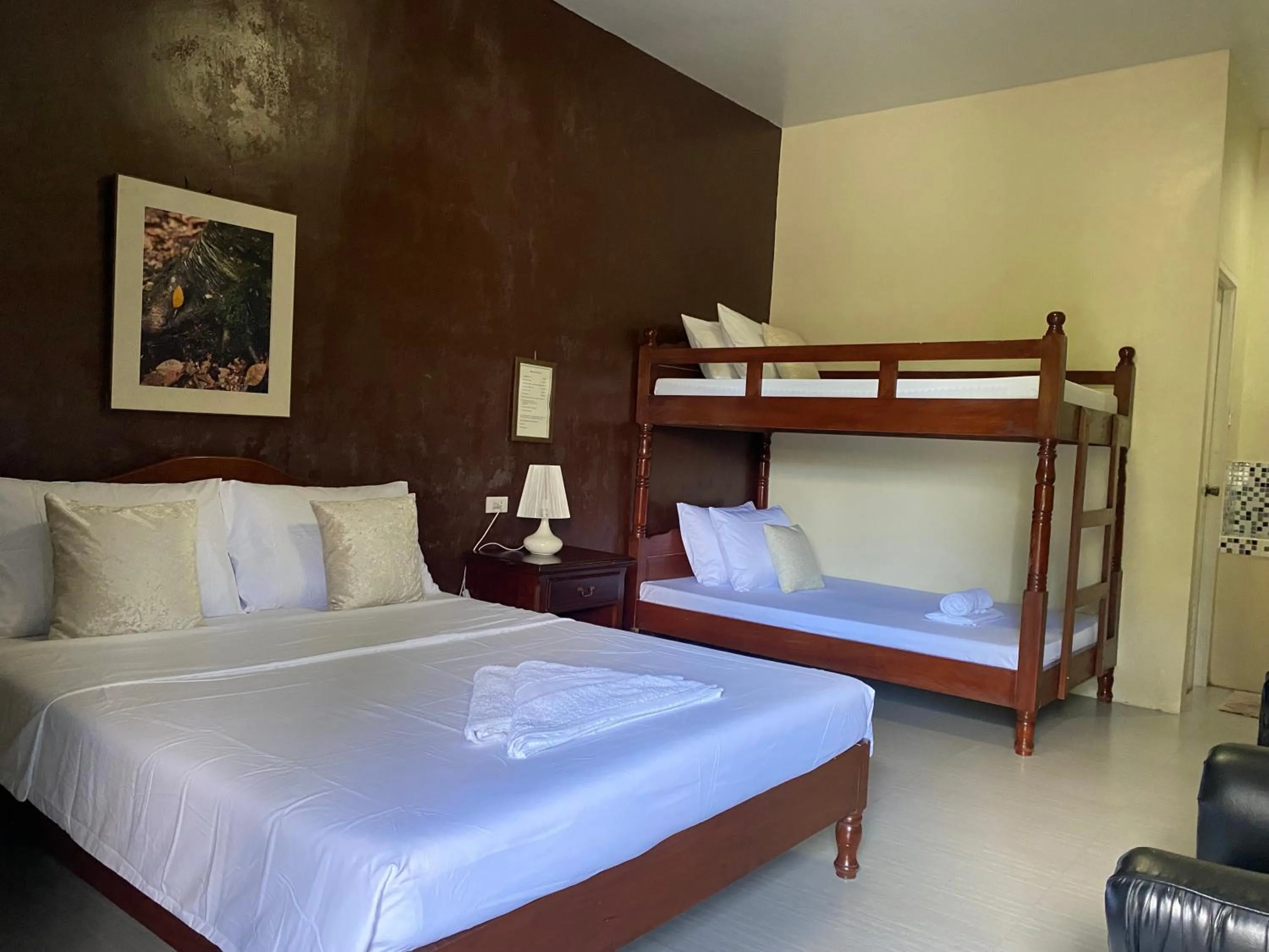 Bed in Mount Pinatubo Base Camp at CASA HERMOGINA