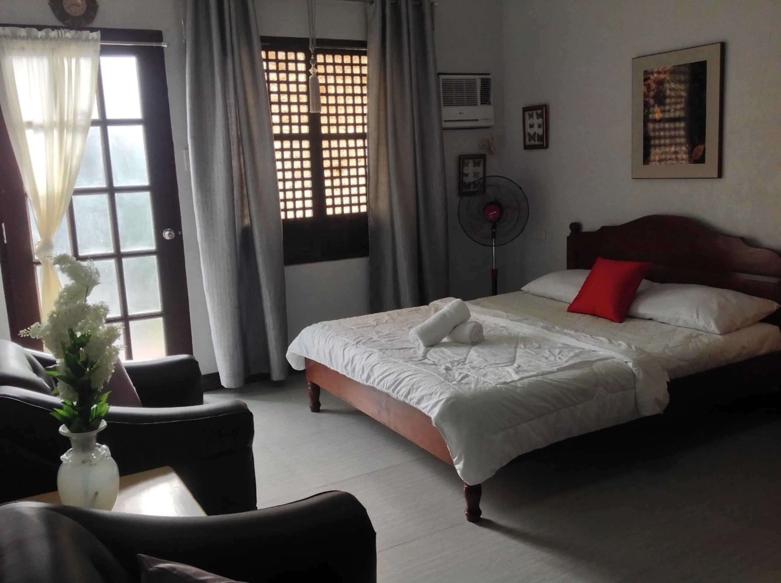 Photo of the whole room, Bed in Mount Pinatubo Base Camp at CASA HERMOGINA