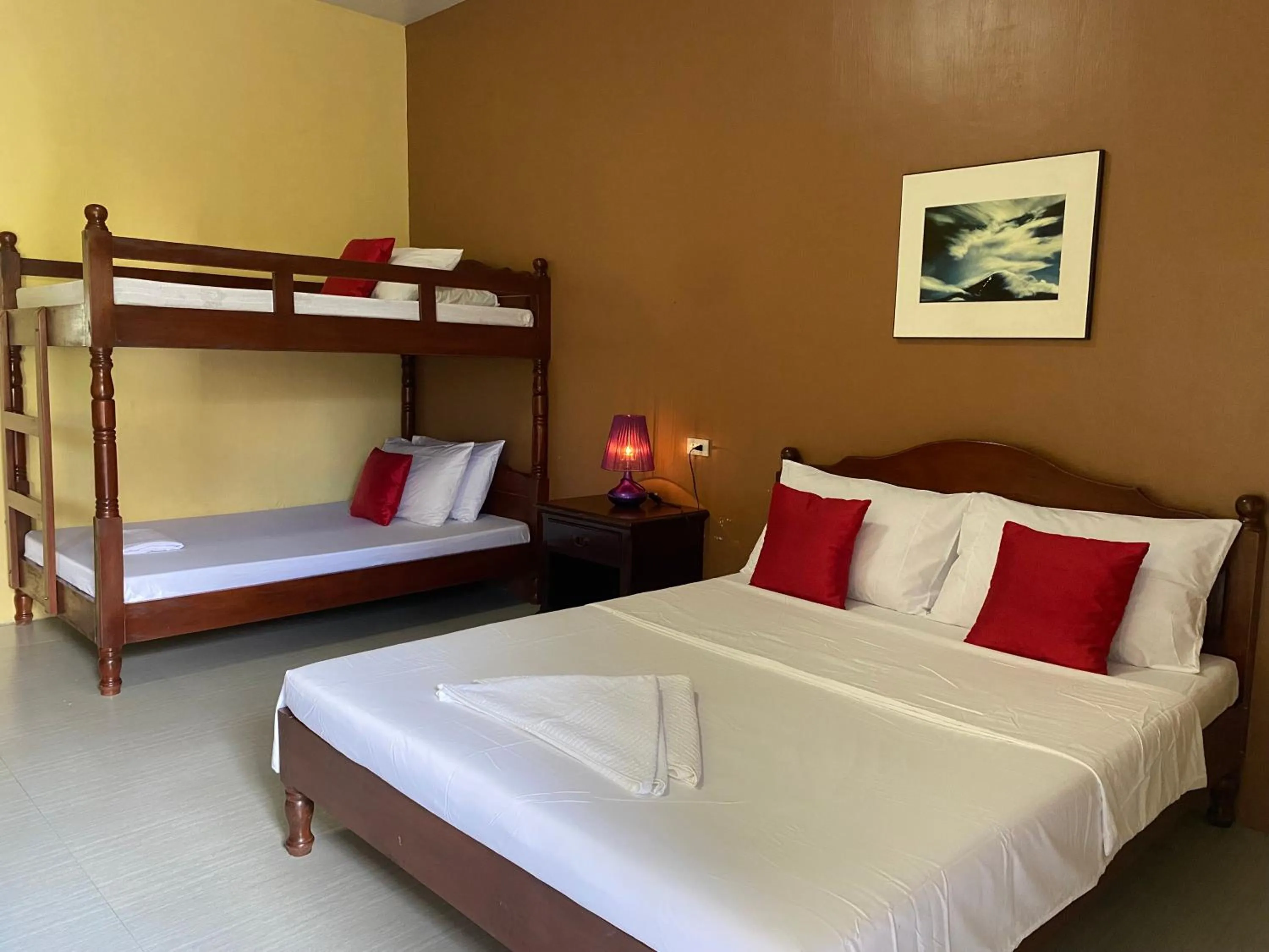 Bed in Mount Pinatubo Base Camp at CASA HERMOGINA