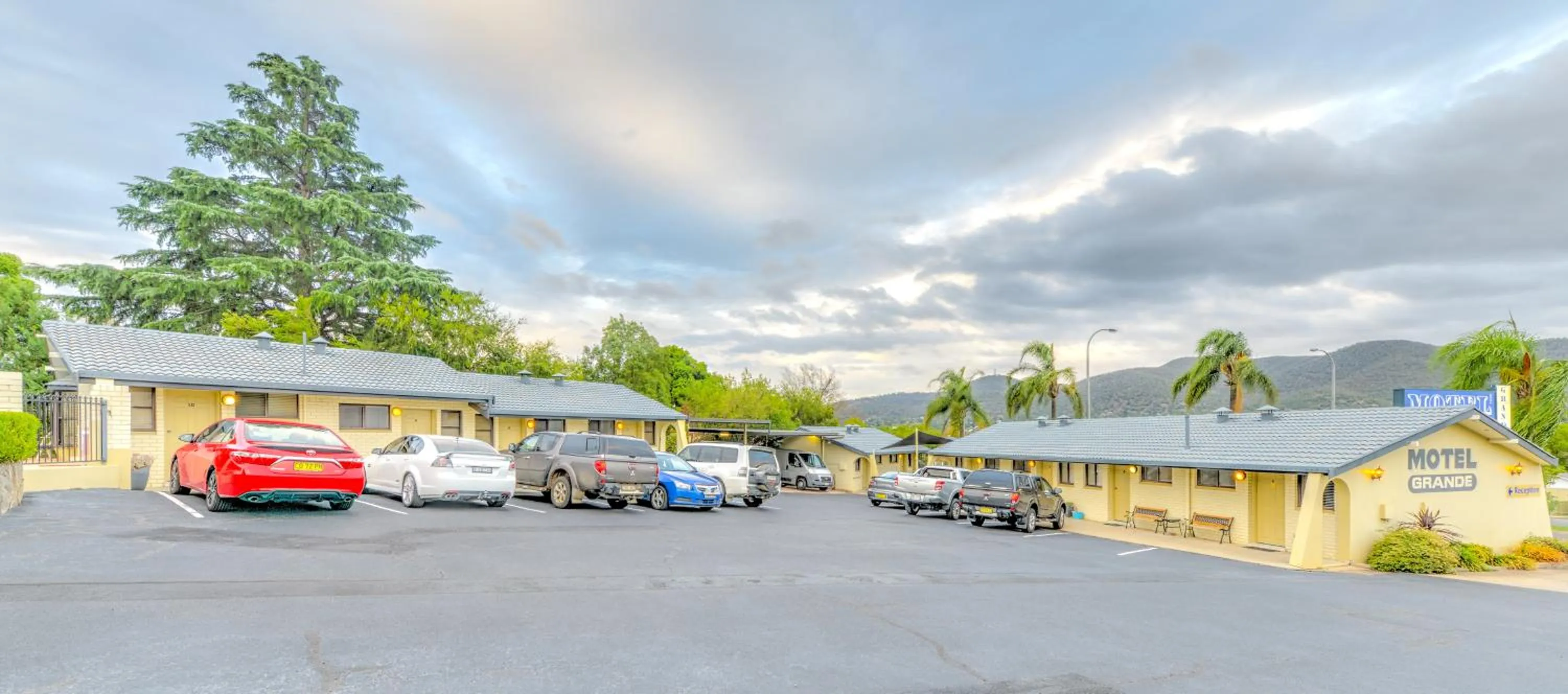 Property building in Motel Grande