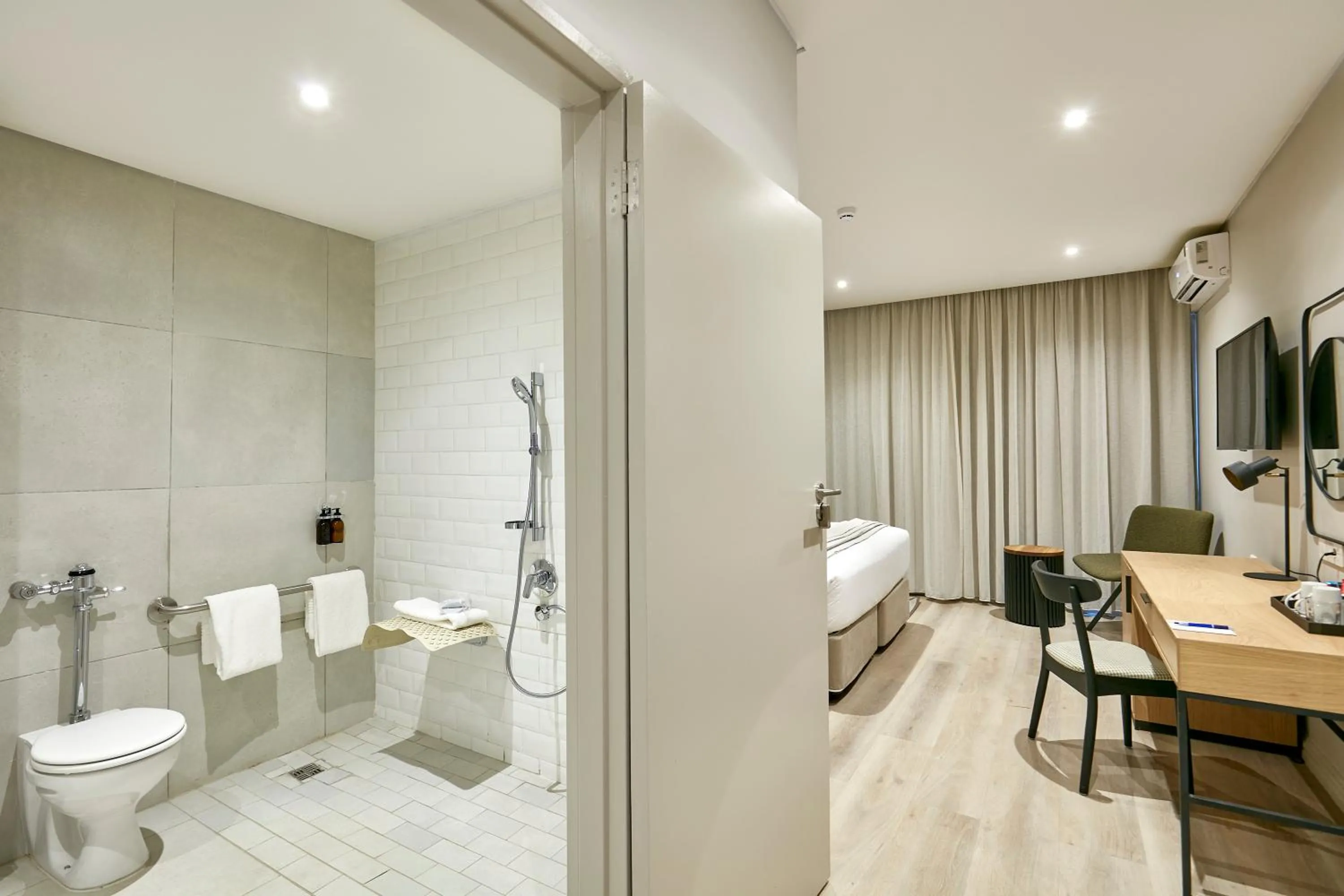 Bathroom in Cresta Mahalapye Hotel