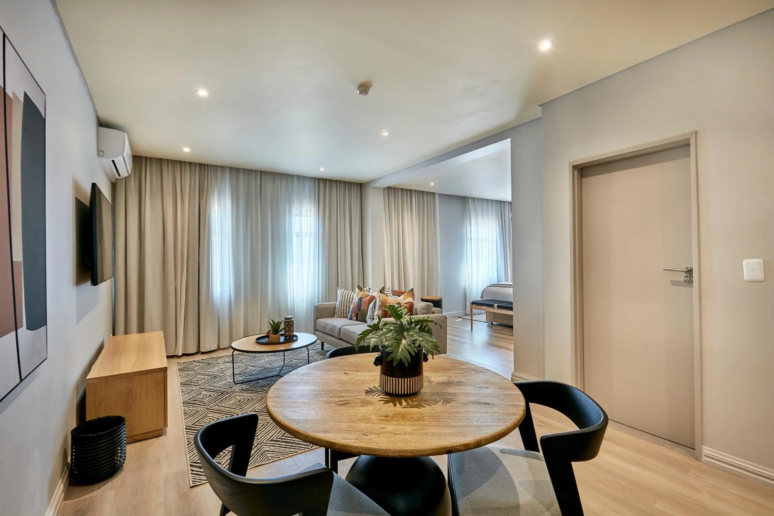 TV and multimedia in Cresta Mahalapye Hotel