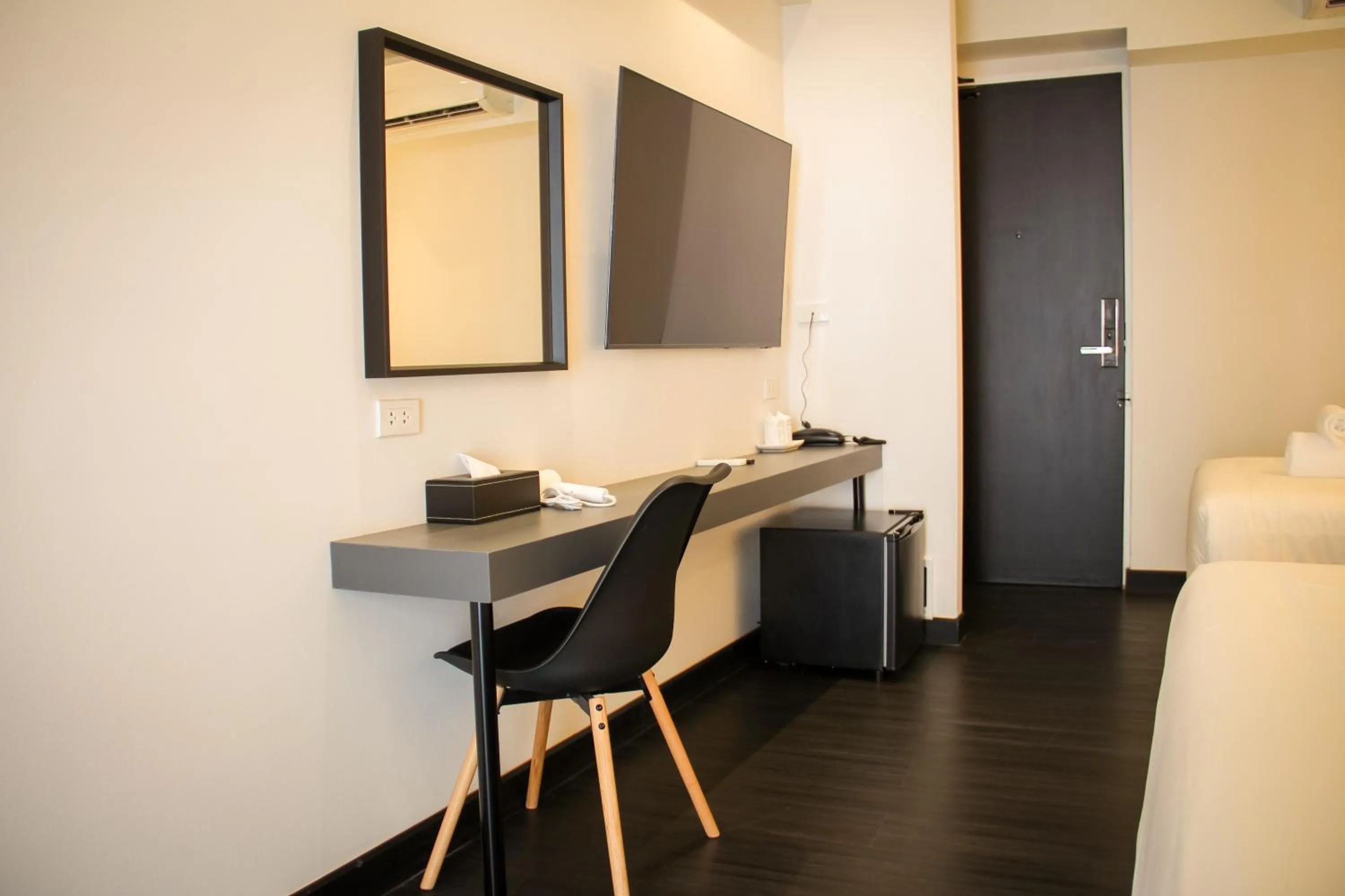 Bedroom in iThaphae Hotel