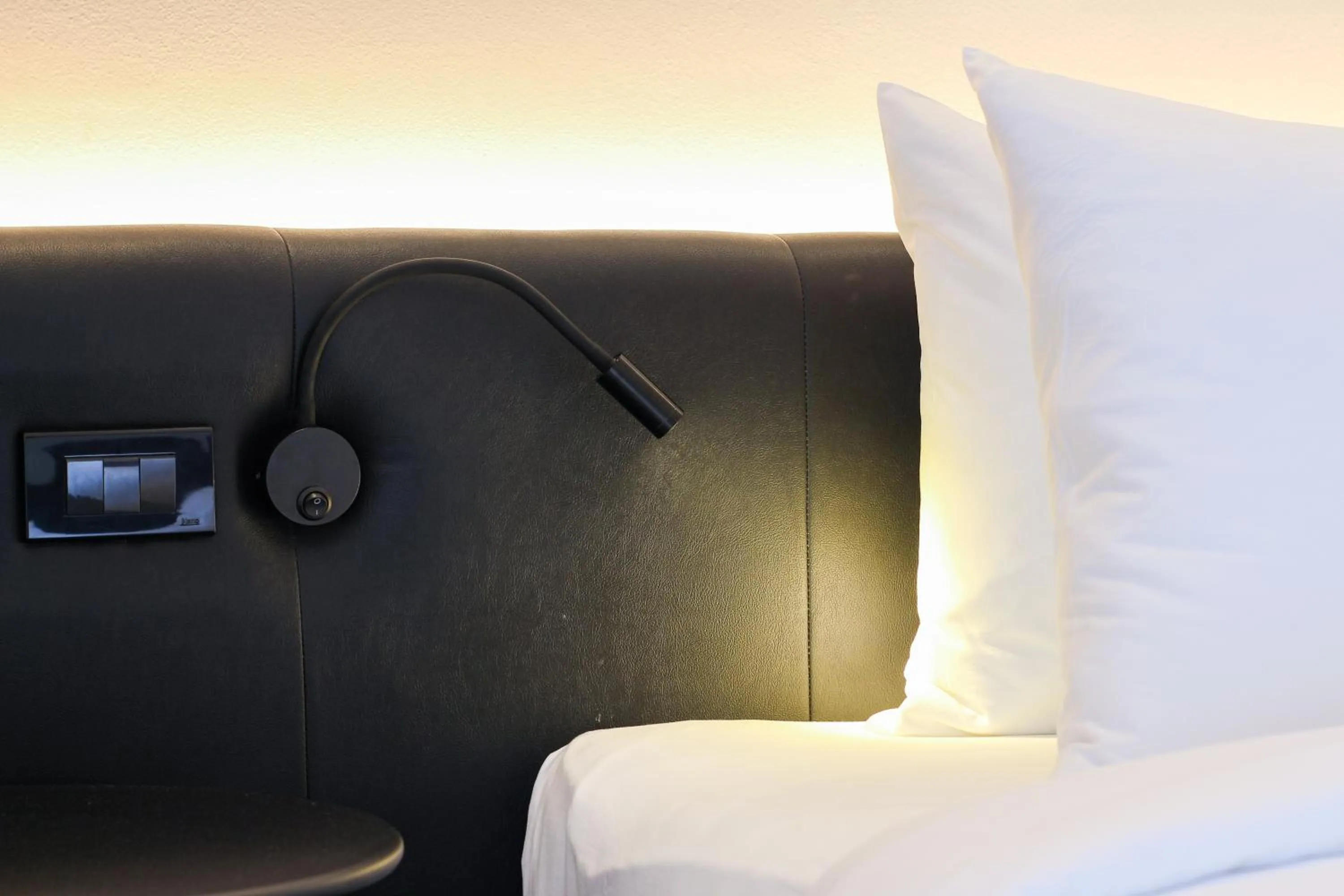 Bed in iThaphae Hotel