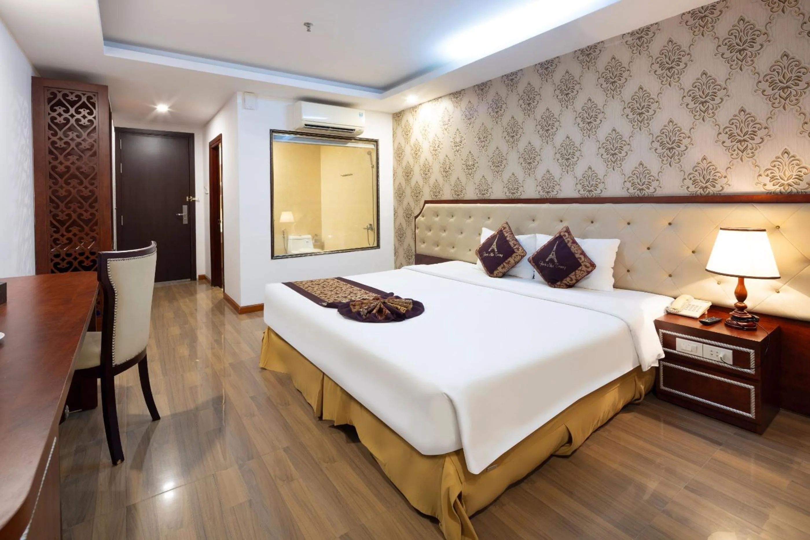 Bed in Paris Luxury Hotel & Apartment Nha Trang