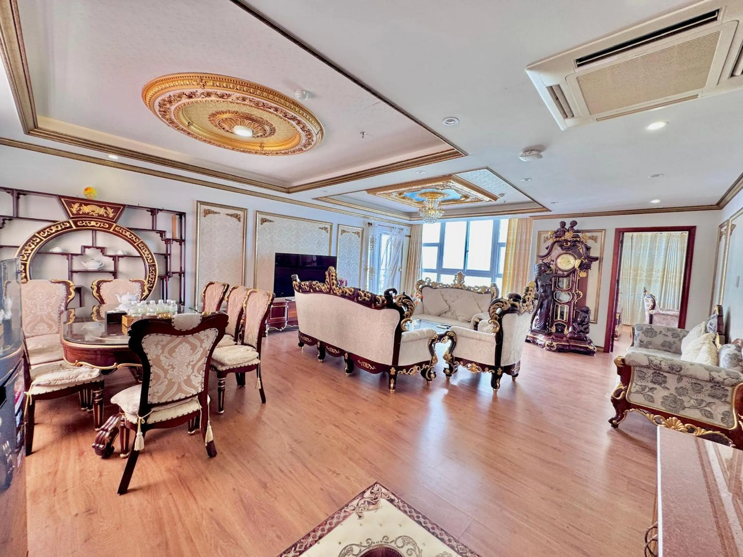 Living room in Paris Luxury Hotel & Apartment Nha Trang