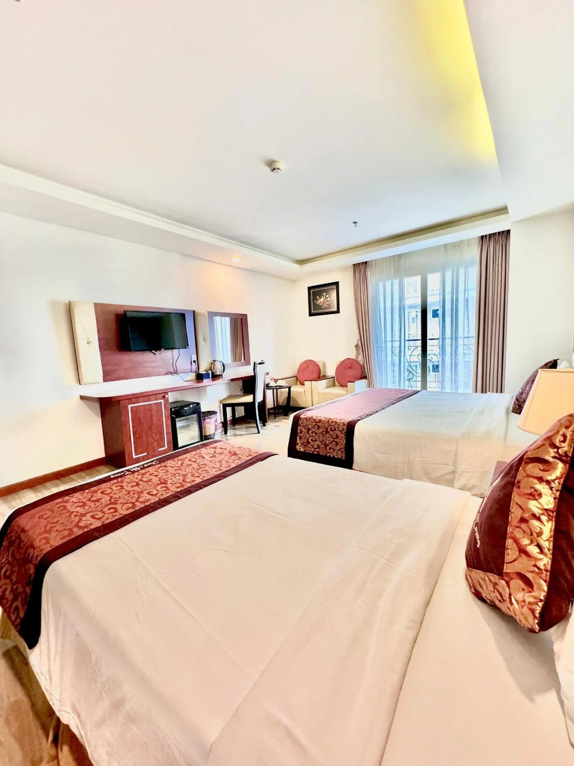 Natural landscape, Bed in Paris Luxury Hotel & Apartment Nha Trang