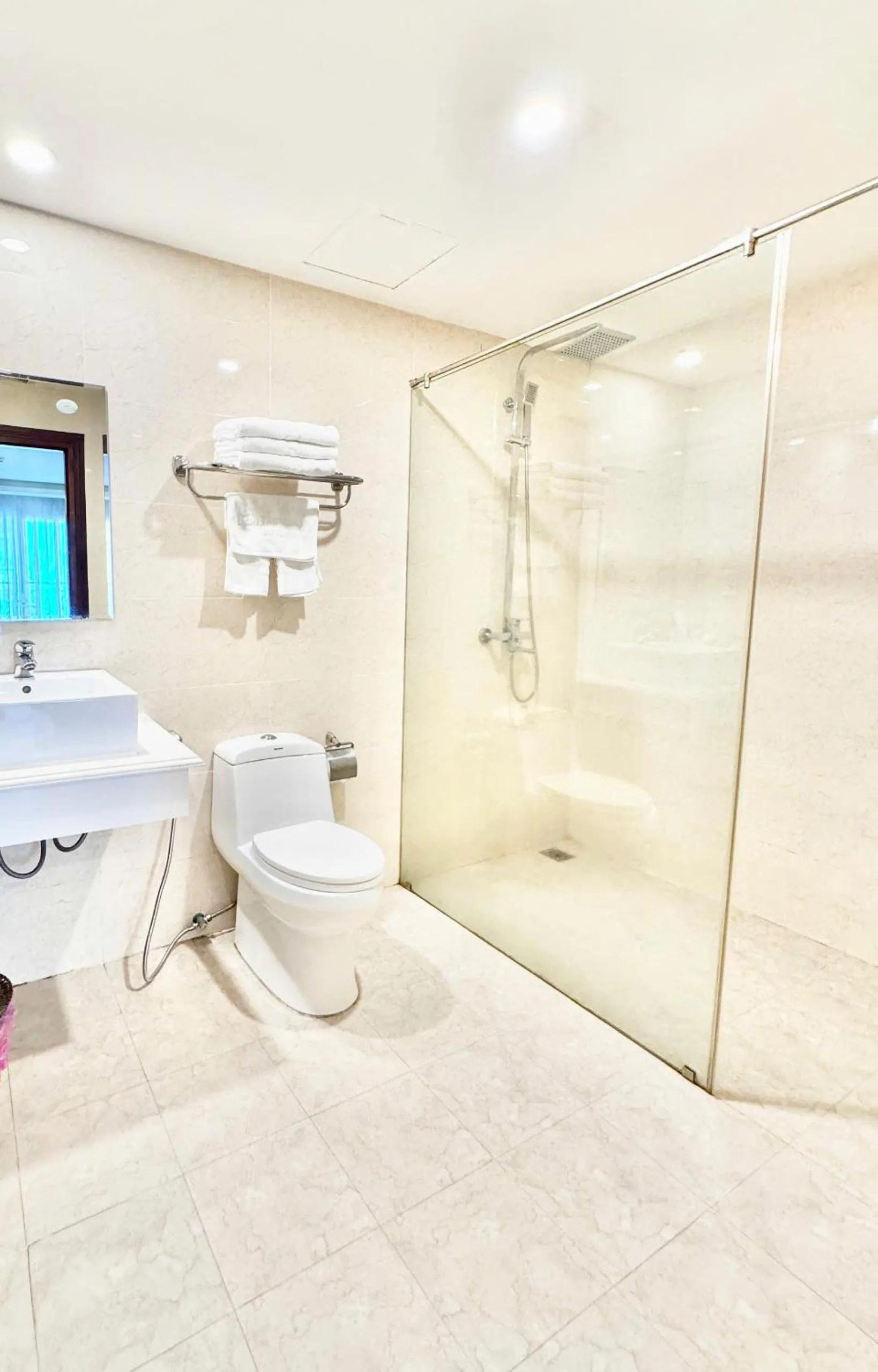 Shower in Paris Luxury Hotel & Apartment Nha Trang