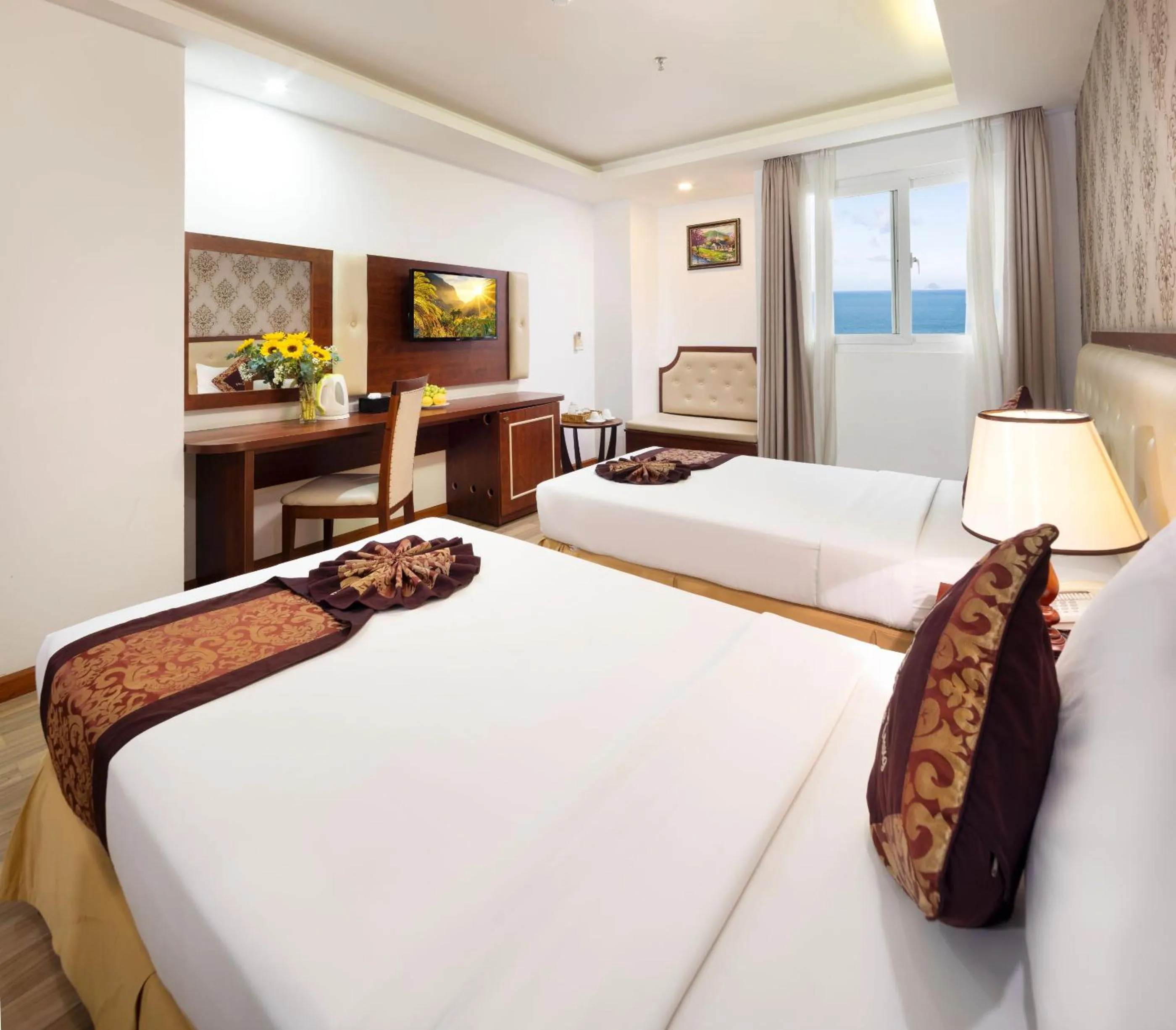 Bed in Paris Luxury Hotel & Apartment Nha Trang
