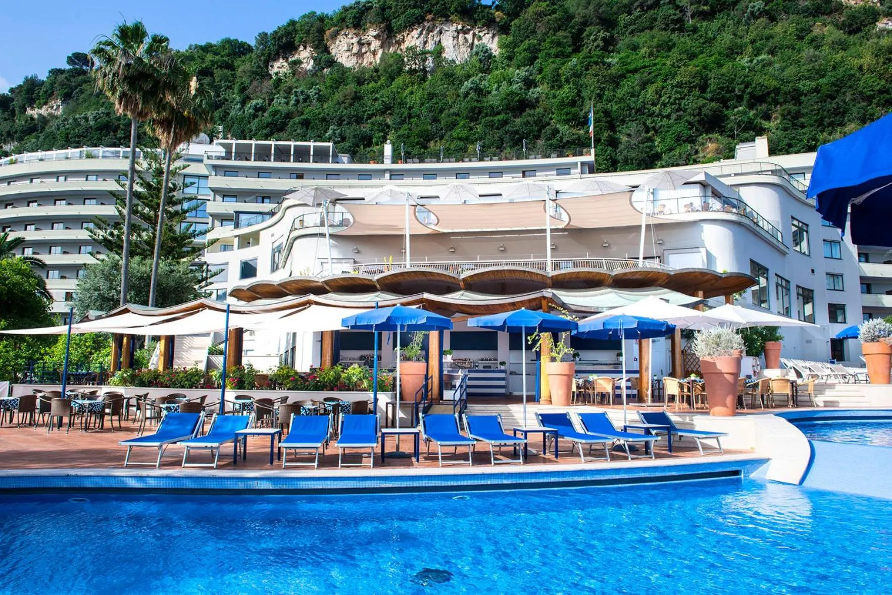 Restaurant/places to eat in Hilton Sorrento Palace