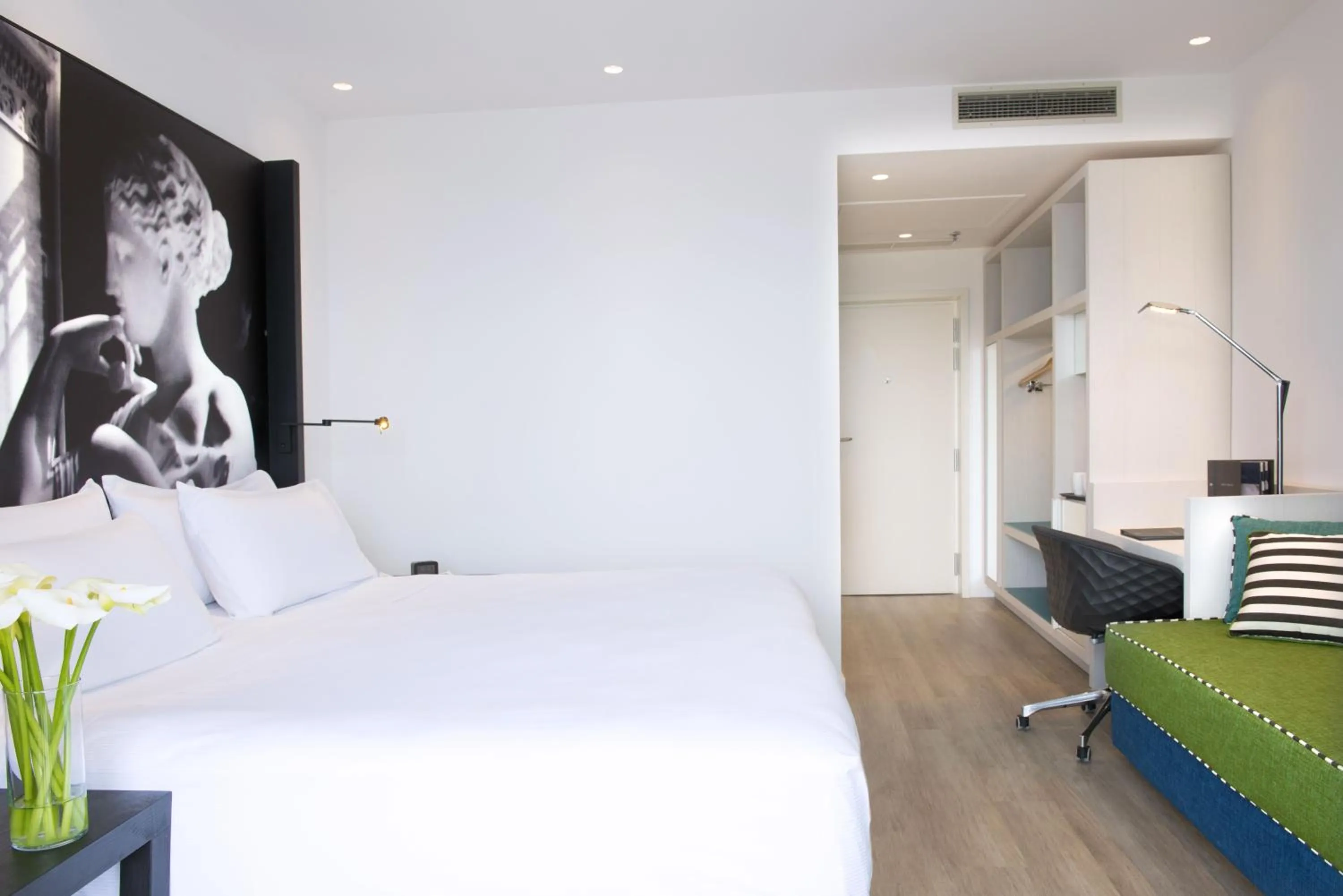 Photo of the whole room, Bed in Hilton Sorrento Palace