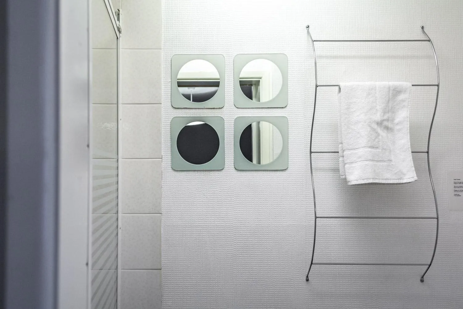 Bathroom in Gresham Guest House