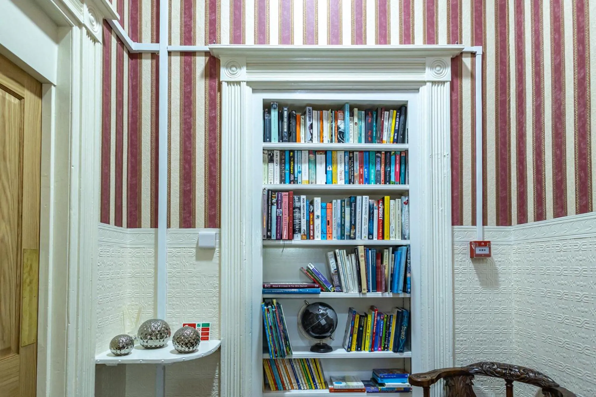 Library in Gresham Guest House