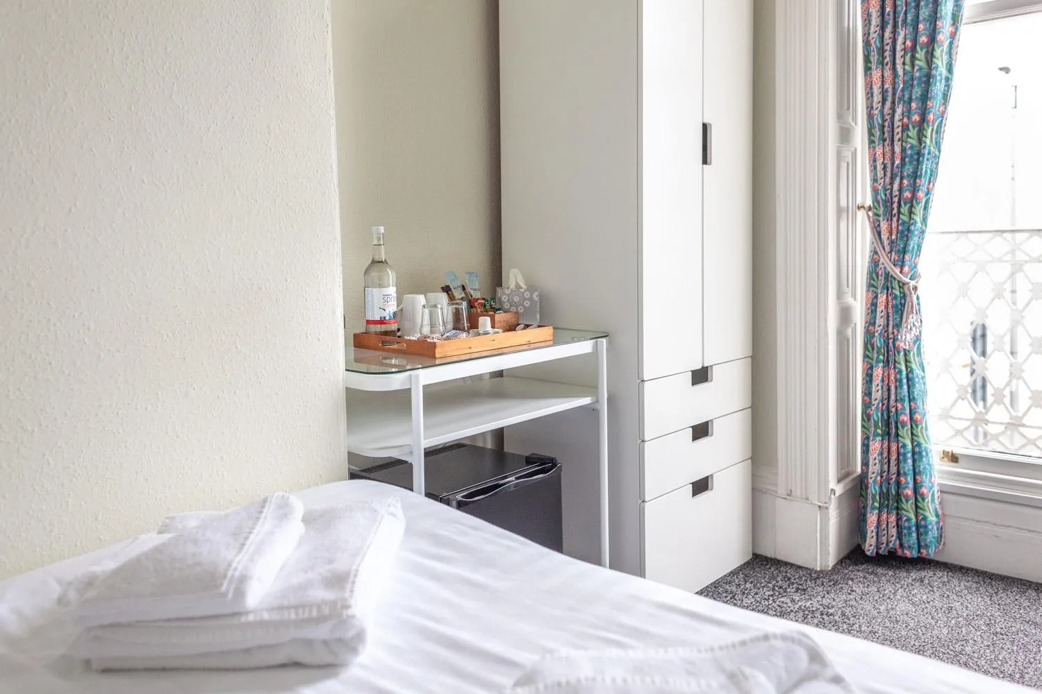 Coffee/tea facilities, Bed in Gresham Guest House