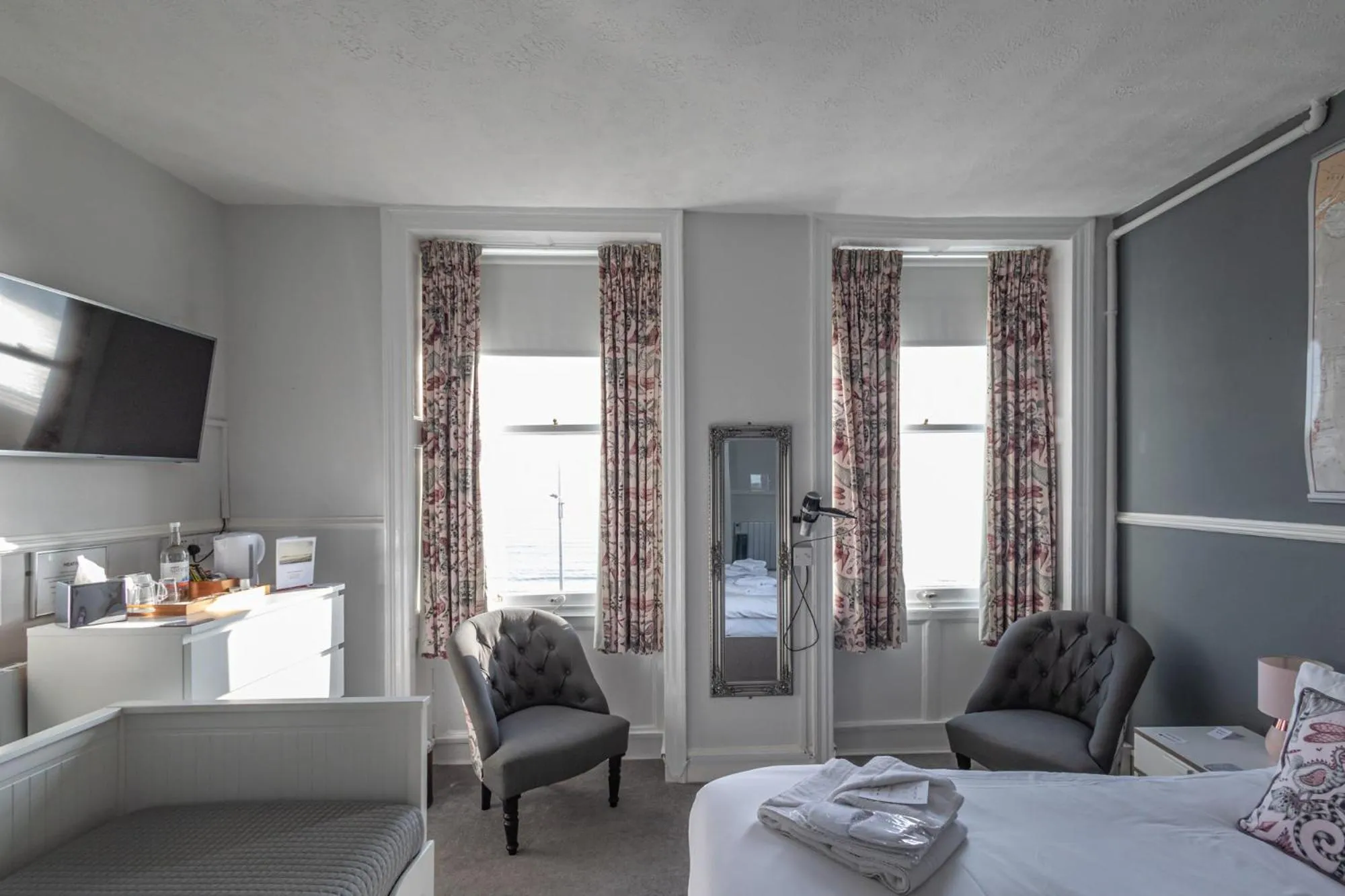 Sea view, Bed in Gresham Guest House