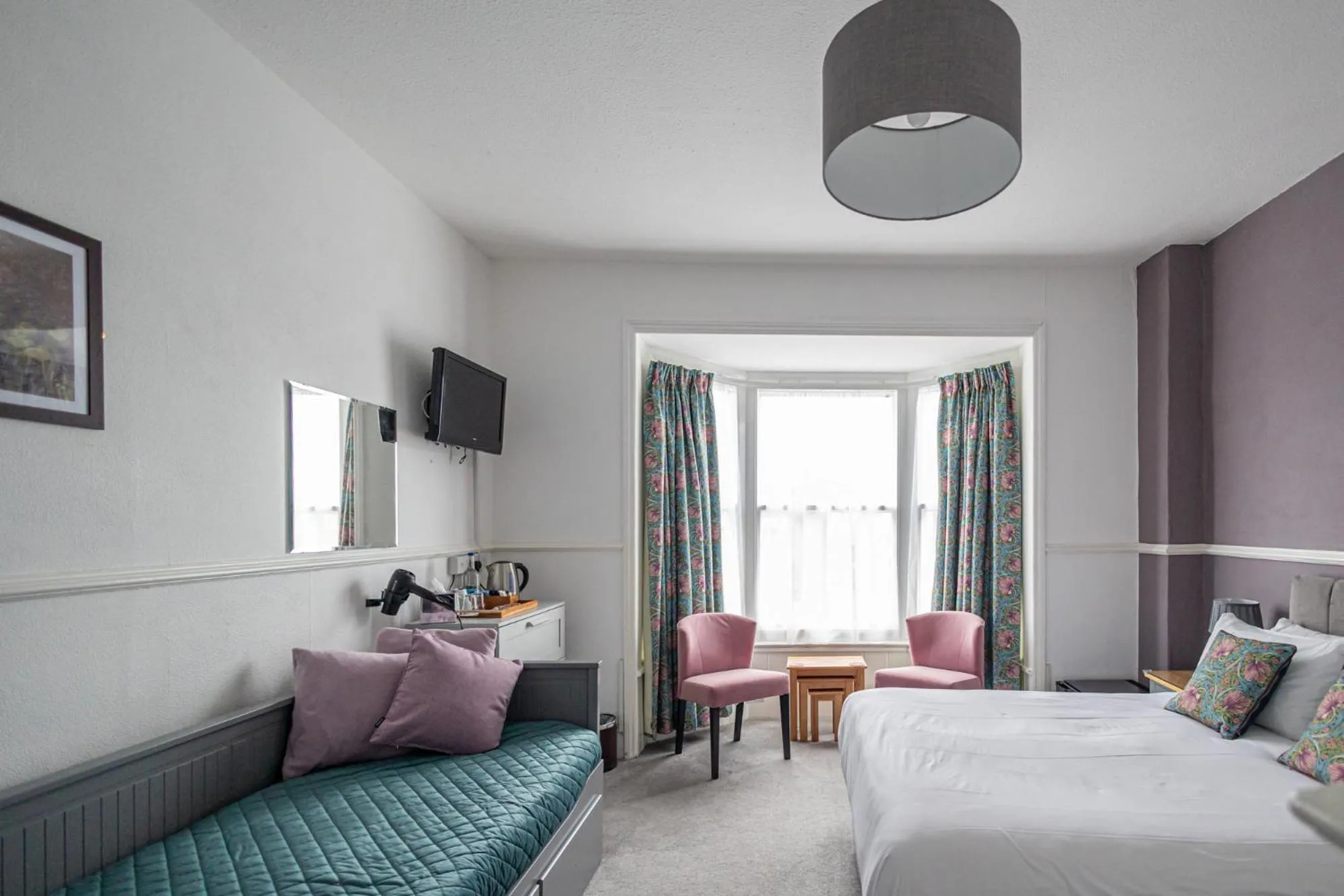 Bedroom, Bed in Gresham Guest House