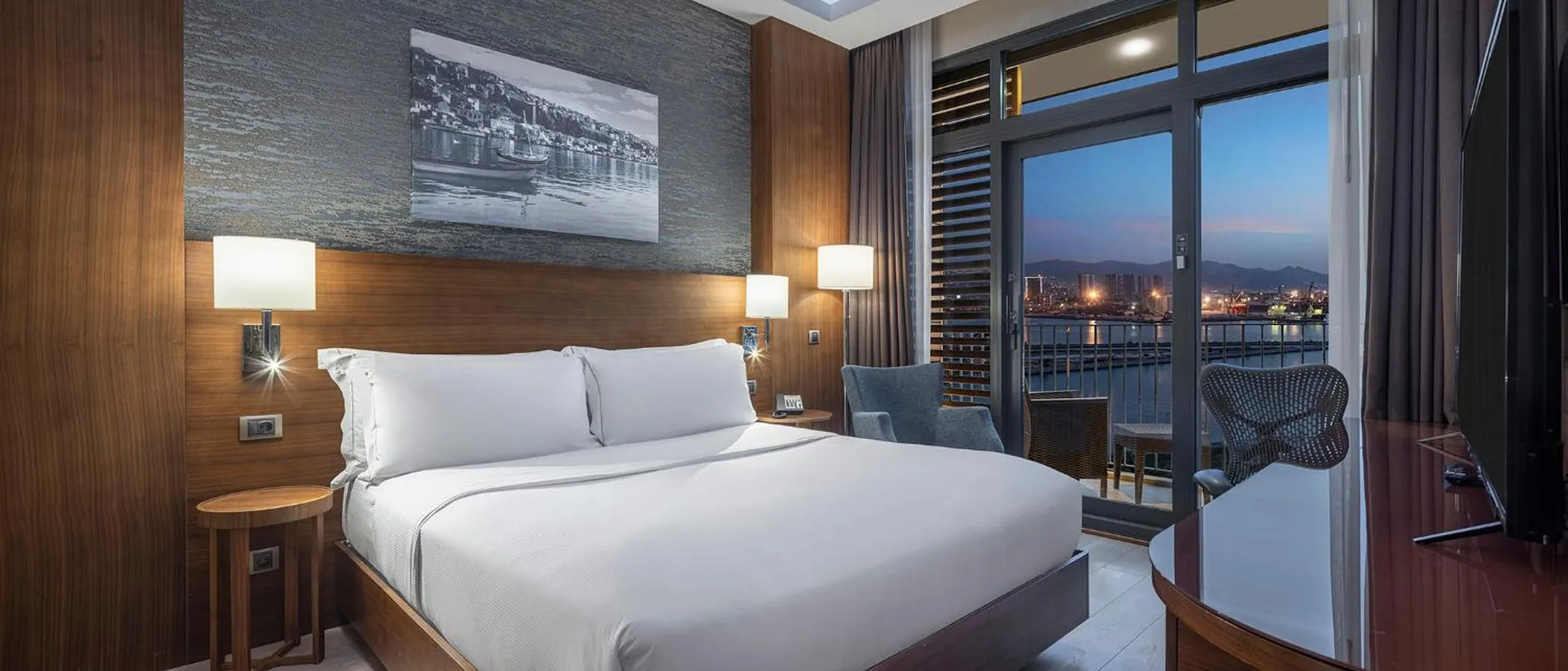 Bed in Hilton Garden Inn Izmir Bayrakli