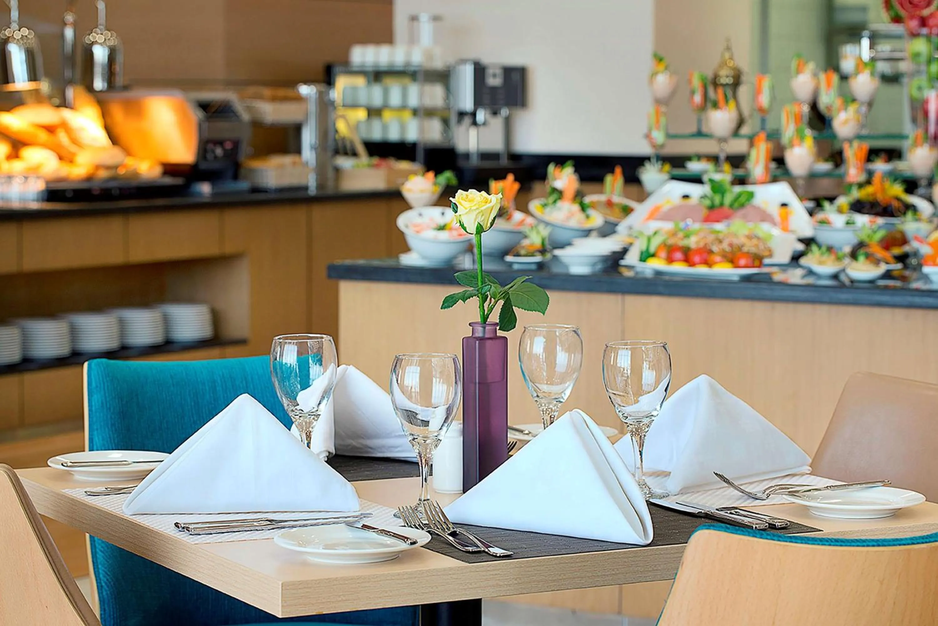 Restaurant/places to eat in Hilton Garden Inn Tabuk