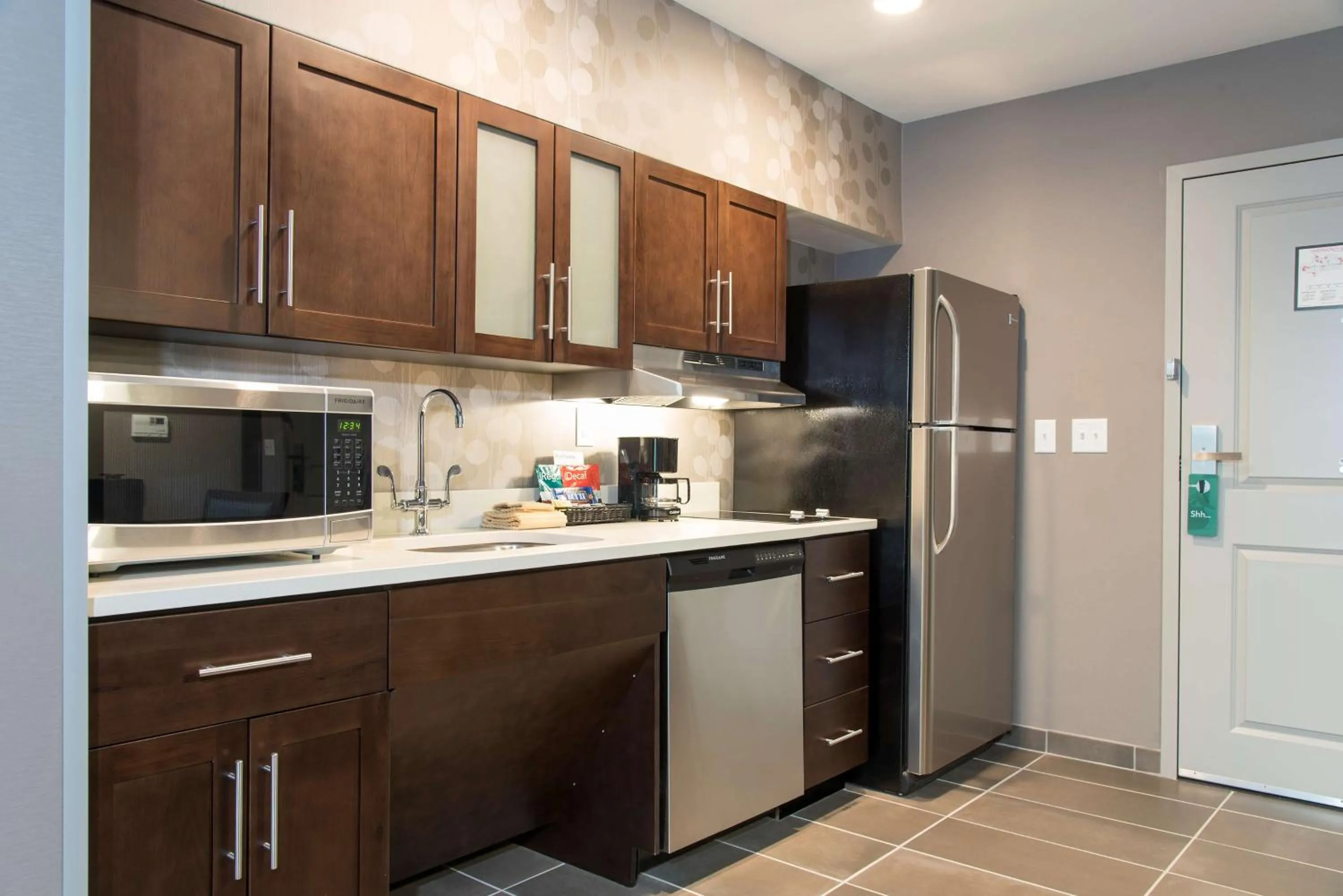 Kitchen or kitchenette in Homewood Suites by Hilton Cleveland/Sheffield