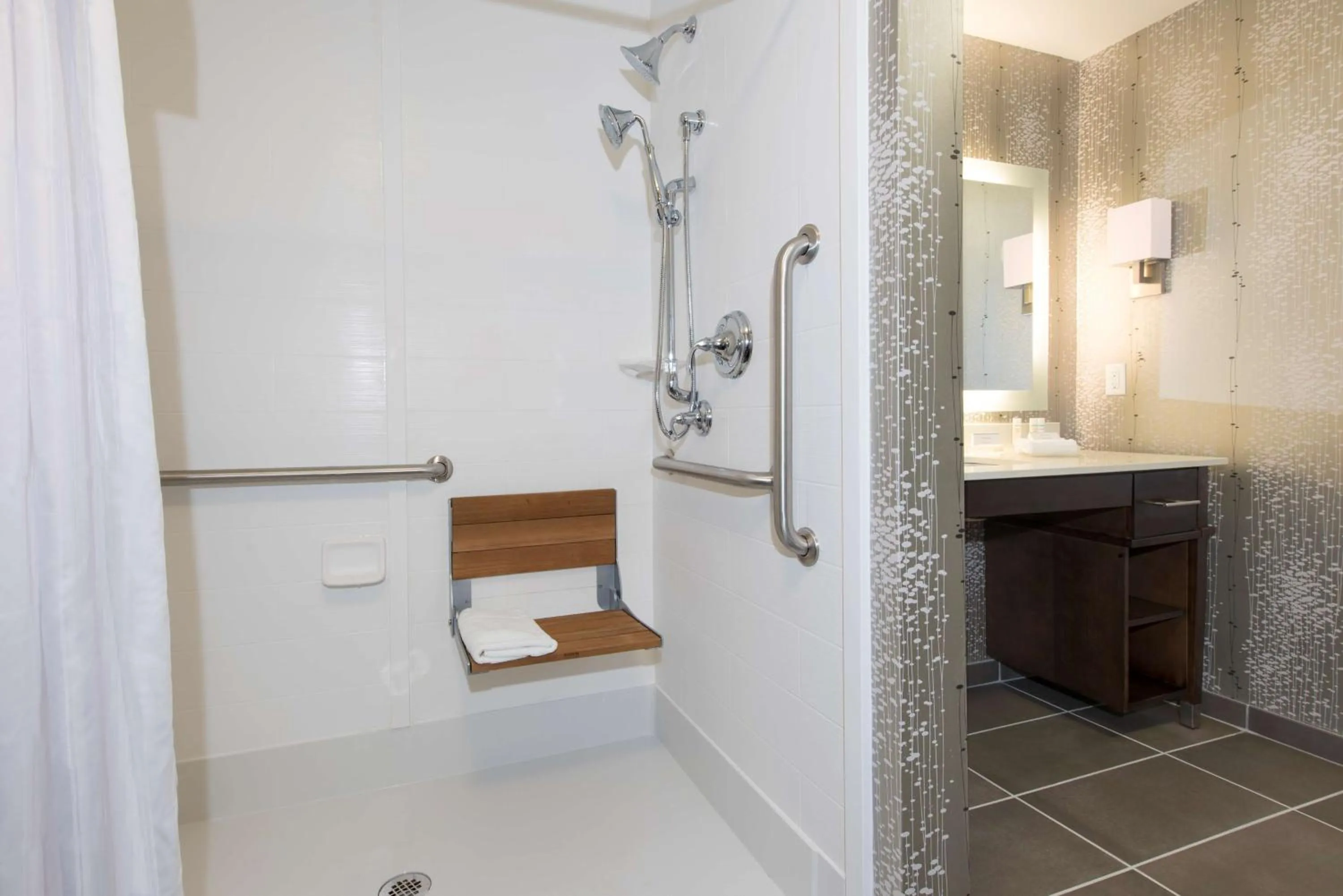 Bathroom in Homewood Suites by Hilton Cleveland/Sheffield