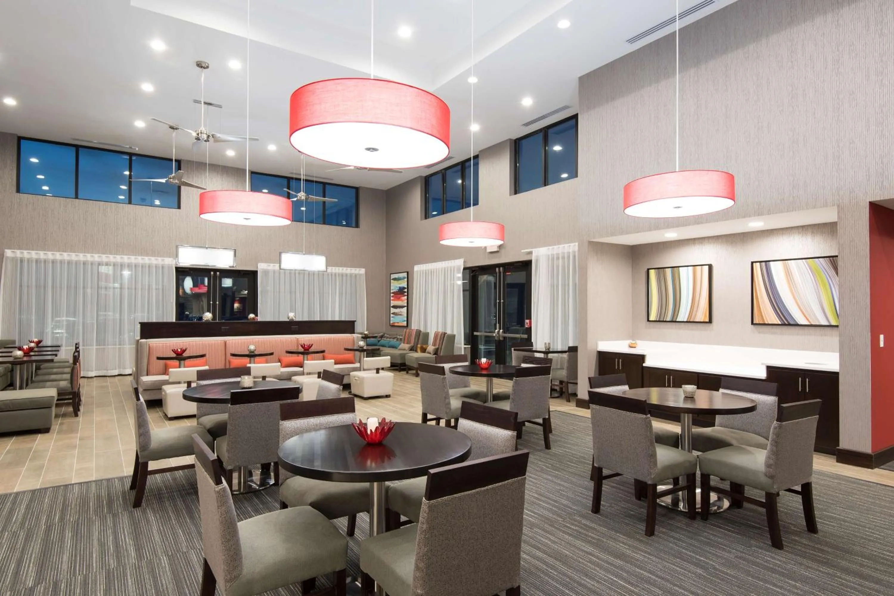 Dining area in Homewood Suites by Hilton Cleveland/Sheffield
