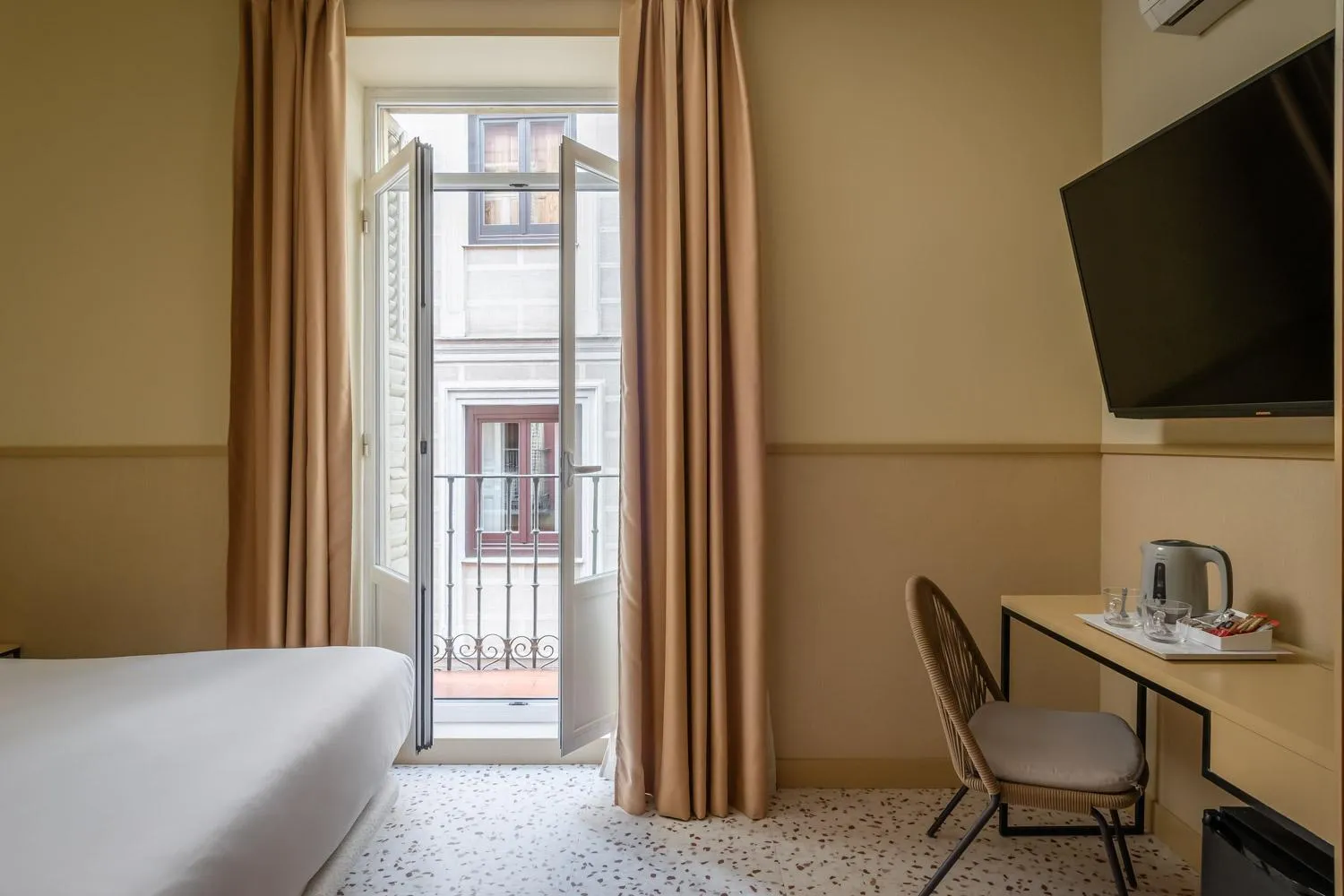 Bed in BYPILLOW The Citadel